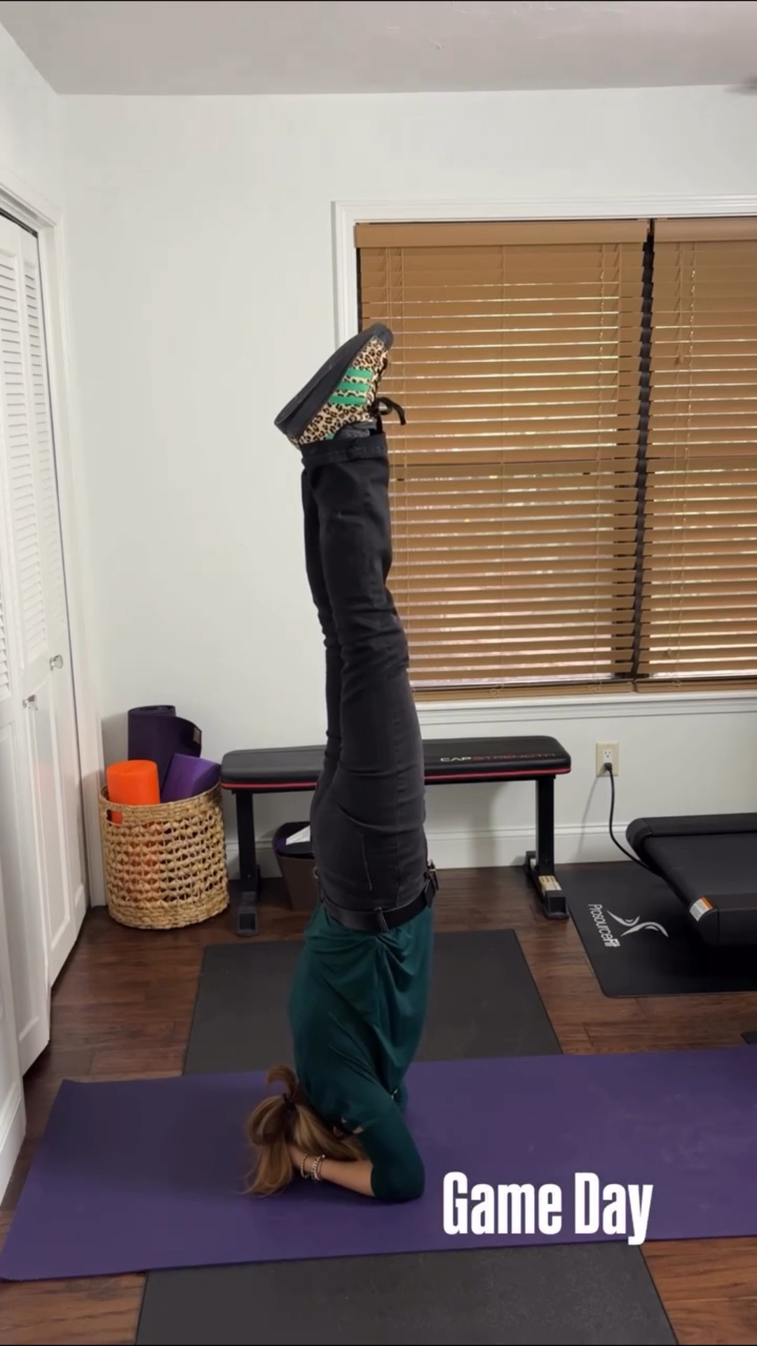 Game day, Jags edition. 🐆
Here for the win, the vibes, and keeping it balanced — in style. 🐆 Follow, like & share if you’re cheering for the Jags! 🖤

#GameDayStyle #JagsNation #duuuval #GameDay #StyledForSunday