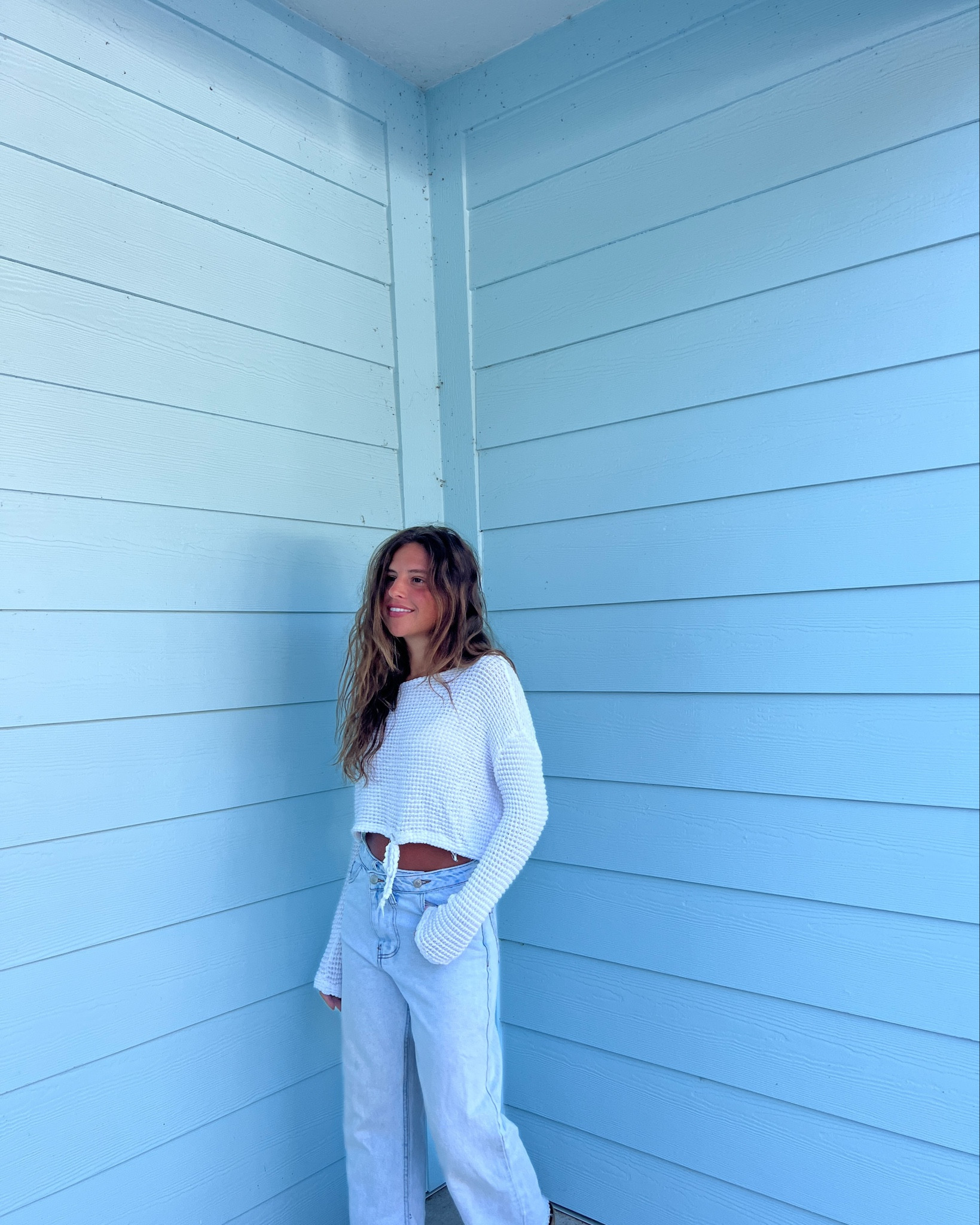 loves a simple moment.🤍🤍thrifted this top but i linked some similar finds. I love the crochet look for summer it’s so comfy and cute! Also can never go wrong with light wash jeans 