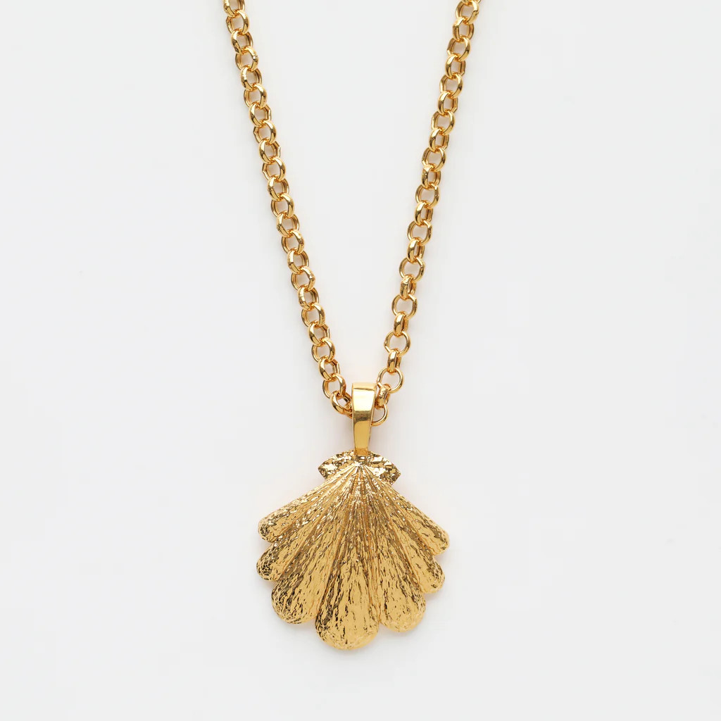 Luxe Shell Pendant Necklace | Carrie Elizabeth