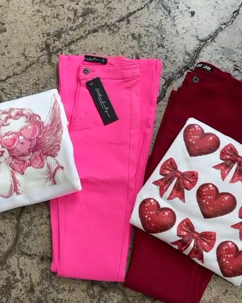 Valentines bundle from Willow Boutique! You get to pick your color of Fiona flare pants and you get a mystery shirt! So stinking cute  