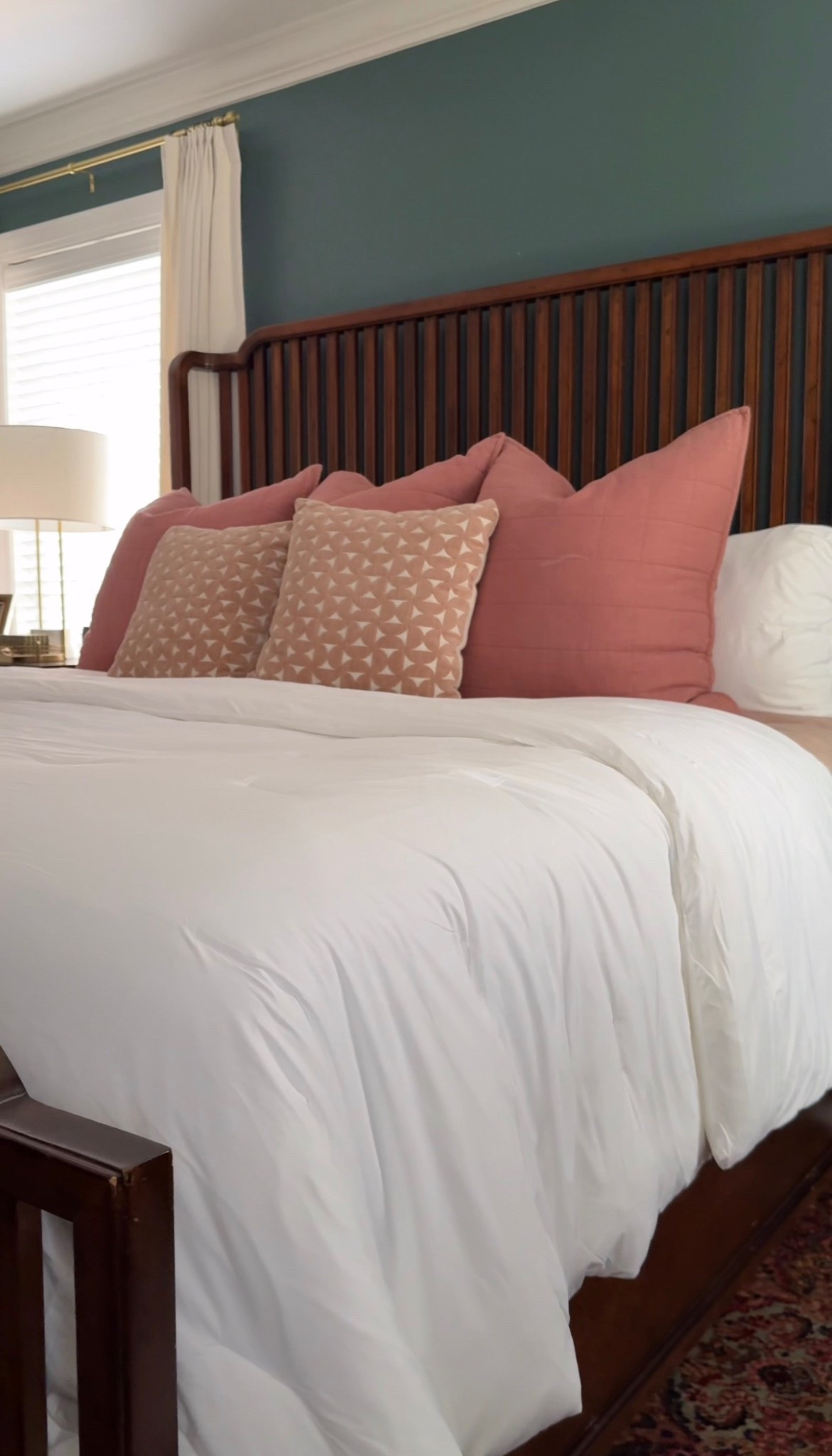 Friends don’t let friends have sad beds 🤍

This is the Cool It Bae oversized comforter from @comainducer and it’s the perfect swap for spring.

✔ lightweight but still cozy
✔ cool to the touch (hot sleeper approved)
✔ oversized fit that actually covers a king bed

If you’ve been wanting that layered, hotel-style bed—this is it.

@Shop.LTK #liketkit liketk.it/comainducer


#LTKHome #LTKdayinmylife #LTKSeasonal