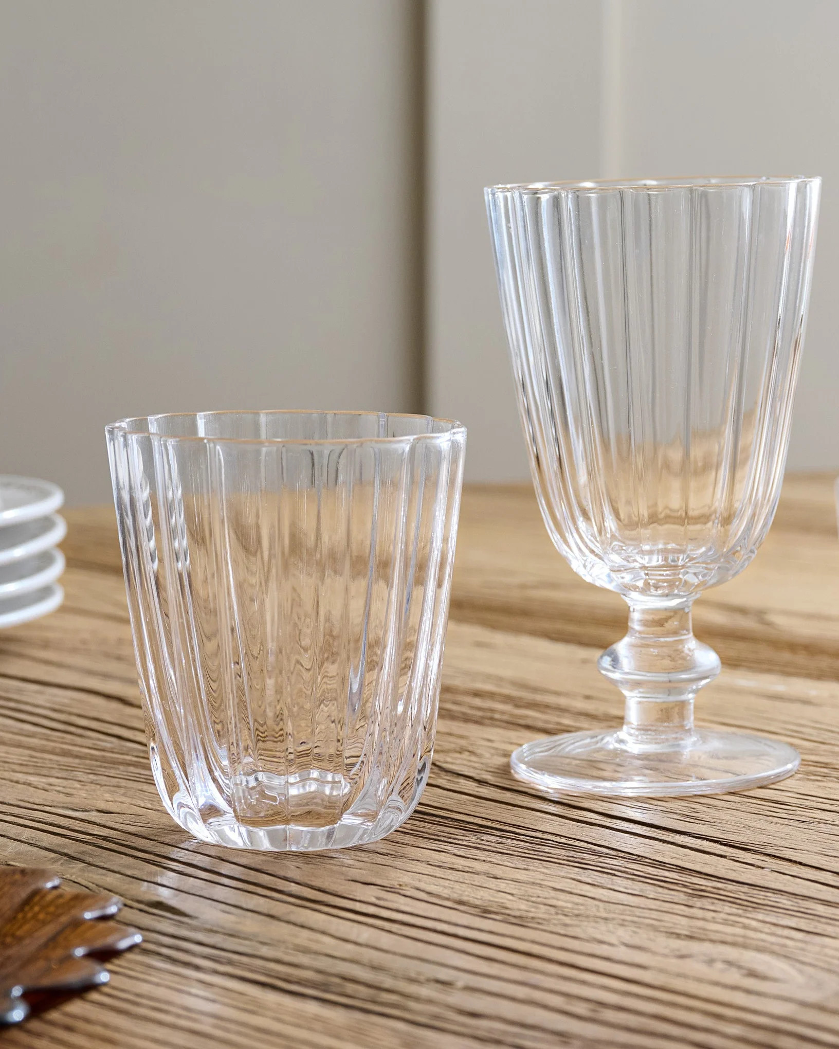 Scalloped Rim Glass Tumbler | Magnolia