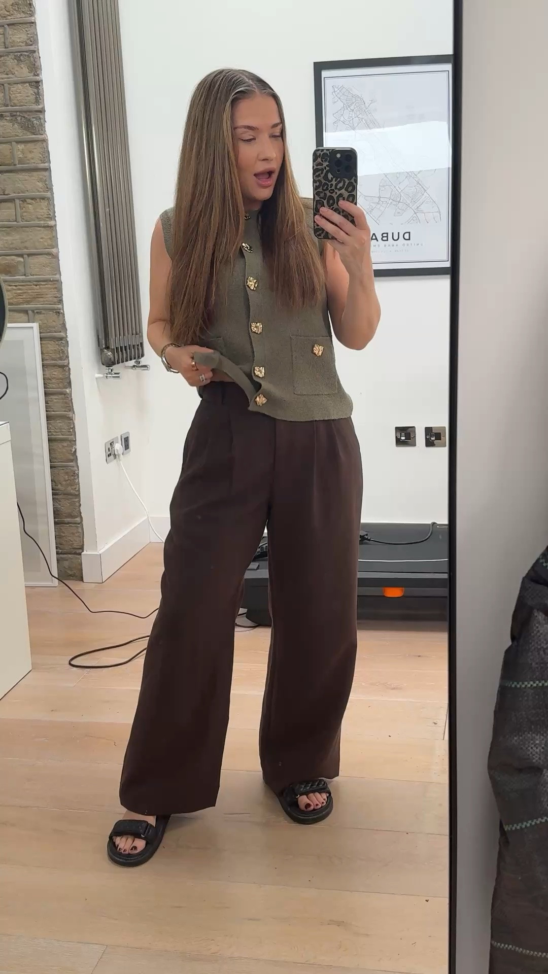 These trousers are finally back in stock! 
I'm wearing the short in a 27 here 

#Summer #workwear

#LTKuk #LTKsummer #LTKpetite