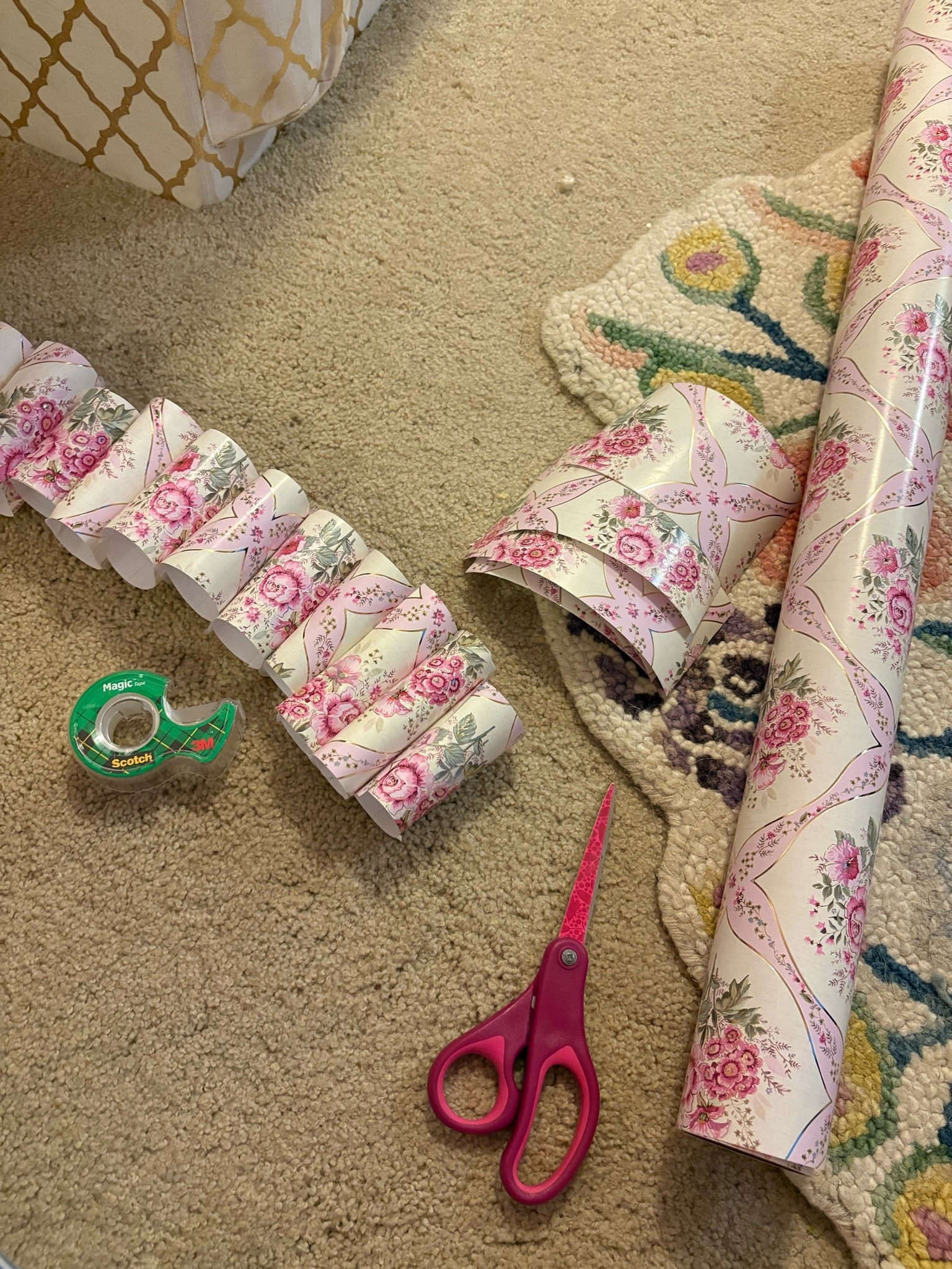 In my DIY era!!! 💗🌸 Making paper chains!

#LTKdayinmylife #LTKstorytime #LTKHome