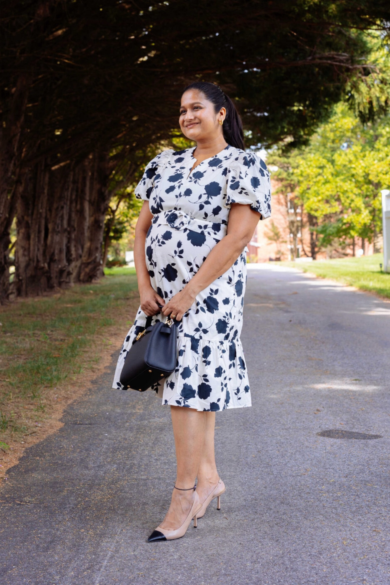 Maternity workwear dress, this is a non maternity dress that's bump friendly 
@parisawang bag

#LTKFindsUnder100 #LTKBump #LTKFallSale