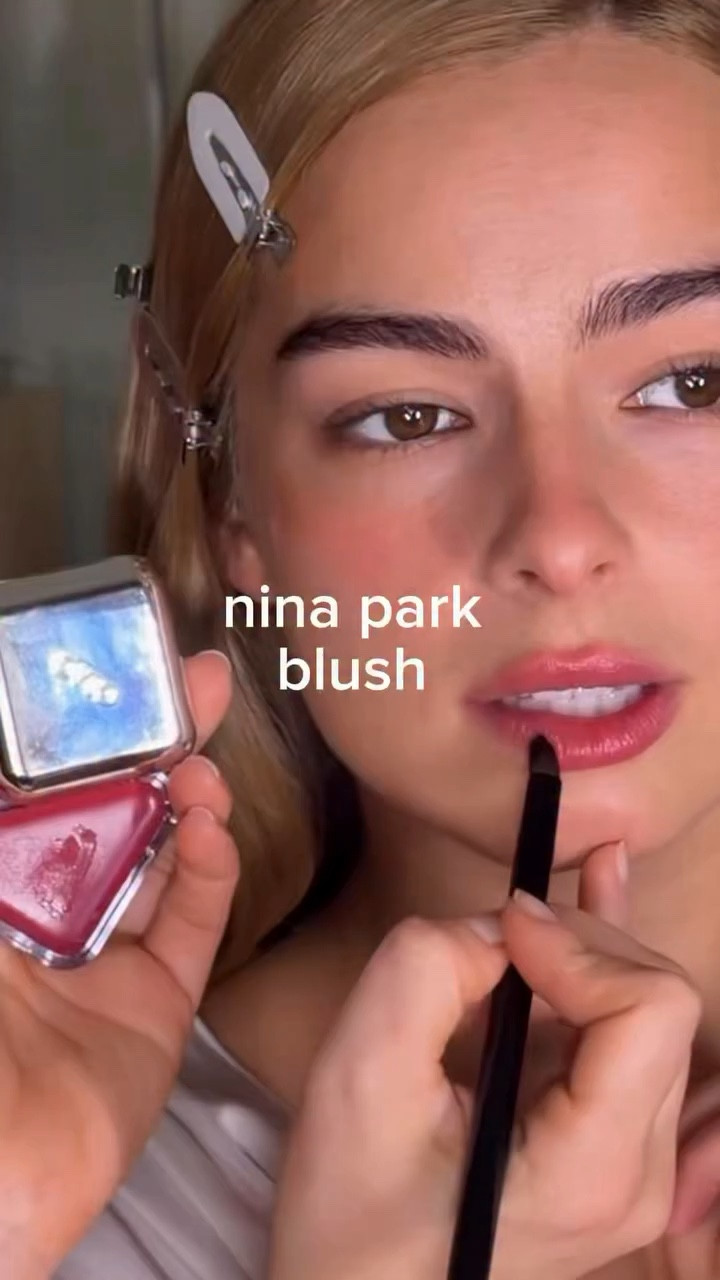 @ninapark blush from @cliocosmetics_global cheek tap in bunny blush 🤍#ninapark #ninaparkmakeup #addisonrae #miagoth #koreanmakeup