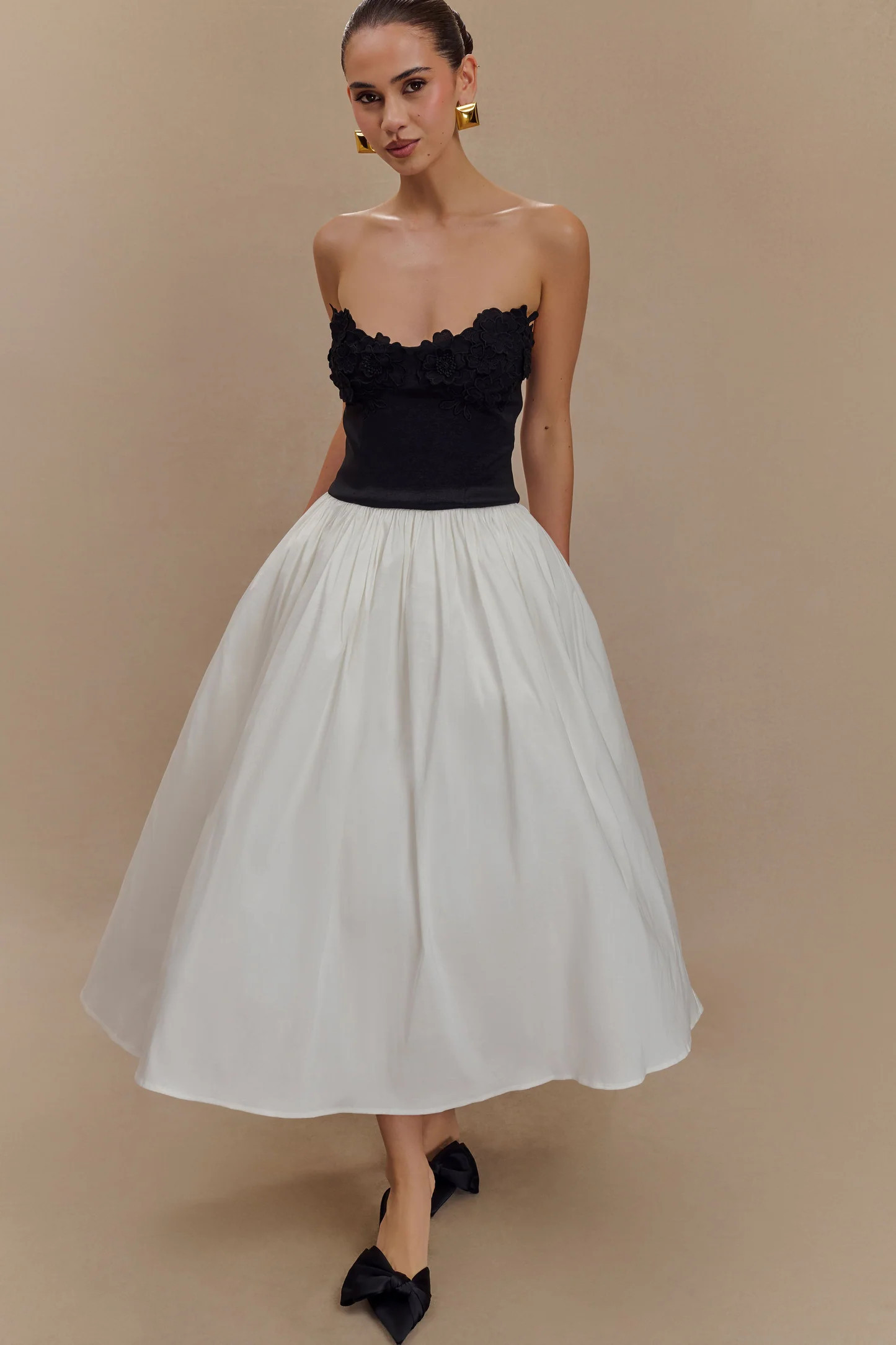 Elyssa Embroidered Contrast Midi Dress - Black/White | Meshki UK