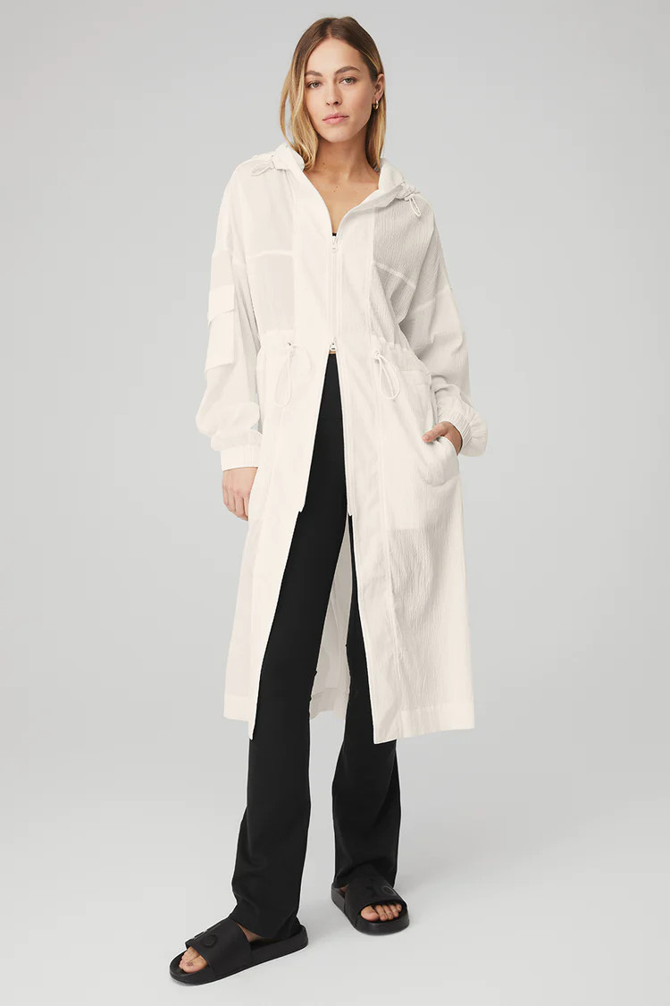 Summer Nights Lightweight Coat | Alo Yoga (US)