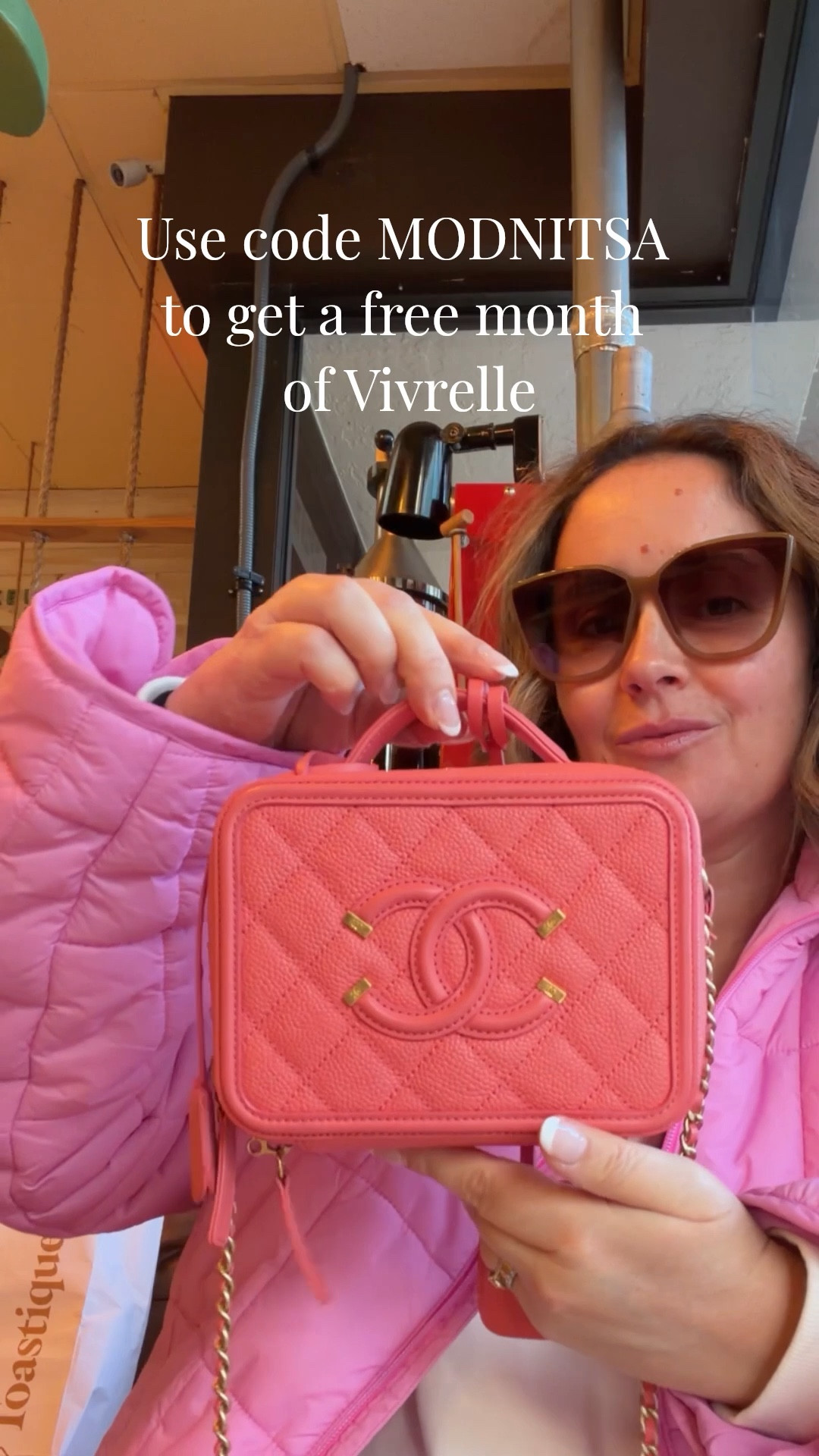 I’m loving my new Vivrelle subscription! I get to borrow a designer bag per month to style & have fun with - for a monthly fee. Great way to “test-drive” some bag styles I’m considering buying! You can also but out the bag if you love it! They have designer jewelry too! Use my code MODNITSA to get a free month! 