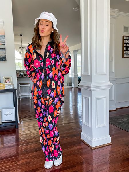 Bright + colorful floral outfit from Amazon! 🌸🌼

Amazon fashion // floral 2 pc set // retro outfit // comfy outfit // 60s inspired outfit // 70s inspire fashion // spring outfit 

#LTKunder50 #LTKFind #LTKfit