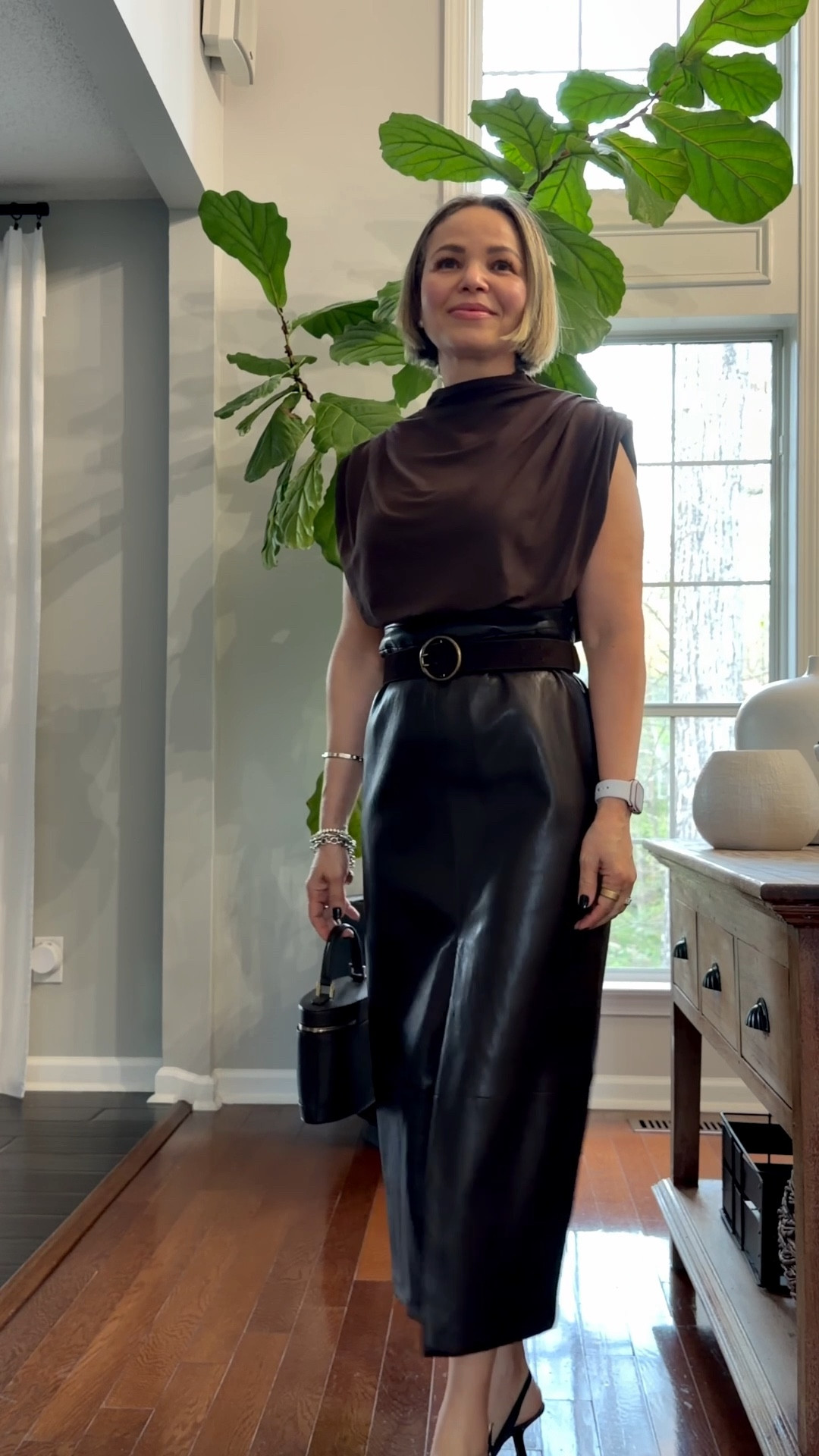 date night outfits
 Monochromatic🤎
chocolate brown top paired with this butter soft faux leather skirt, mini bag and kitten heels 

#minimalist#monochromatic #datenight #outfit   

#LTKPetite #LTKSeasonal #LTKOver40