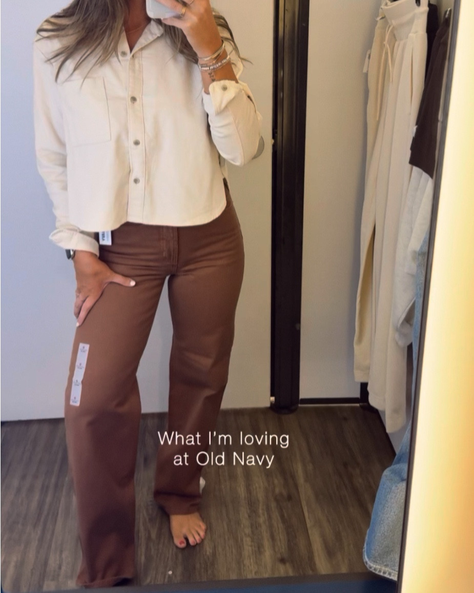 0 jeans / XS top. Love the cropped fit! So cute for fall! The brown jeans will be sooo fun to style for the season! 