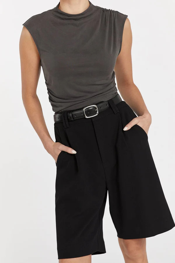 ROSA BLACK BERMUDA SHORT | DISSH