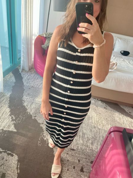 Cute dress for dinner! It's 35% off too making it under $20! 


Amazon dress
Amazon finds
Amazon dress 
Amazon coverup 




#LTKSpringSale