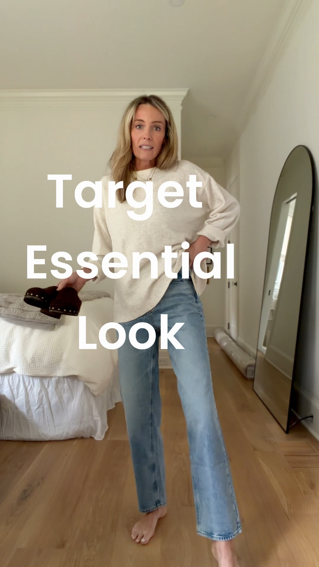 Large sweater
2 jeans
Shoes are tts!