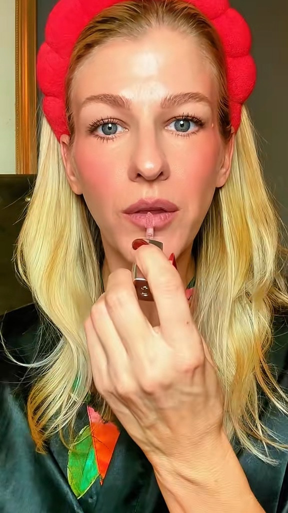 Let’s get ready today. Makeup over 40 never looked so good  

#LTKBeauty #LTKOver40 #LTKgrwm