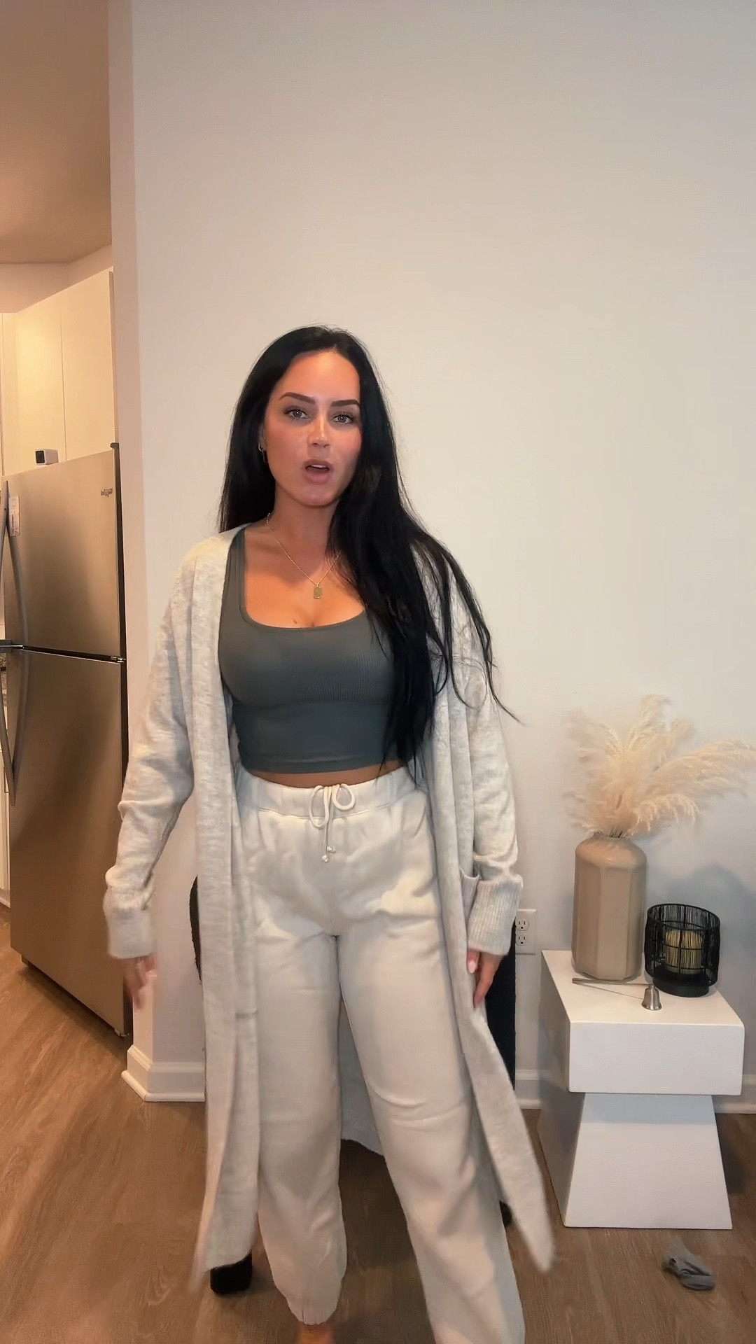 Wearing a size small in everything 

#LTKHoliday #LTKstyletip #LTKU