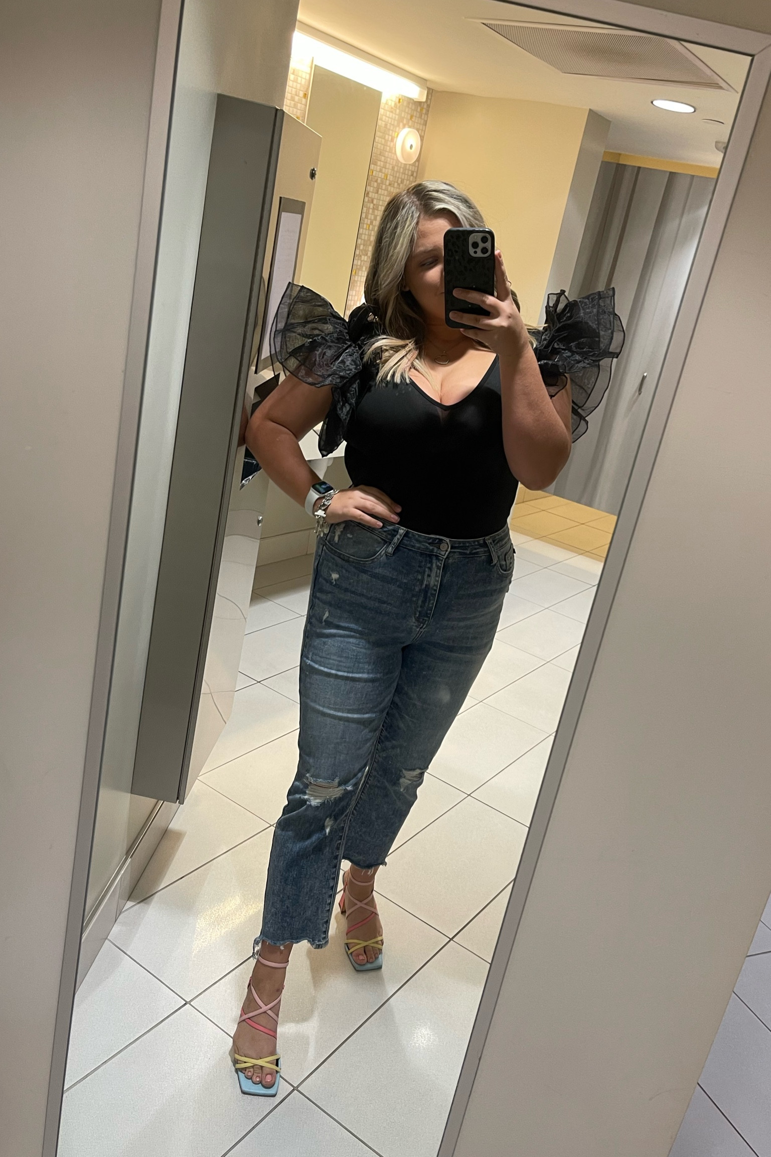 Date Night Outfit 



#jeans #outfit #fall #fall-transition 

#LTKSeasonal #LTKcurves #LTKshoecrush