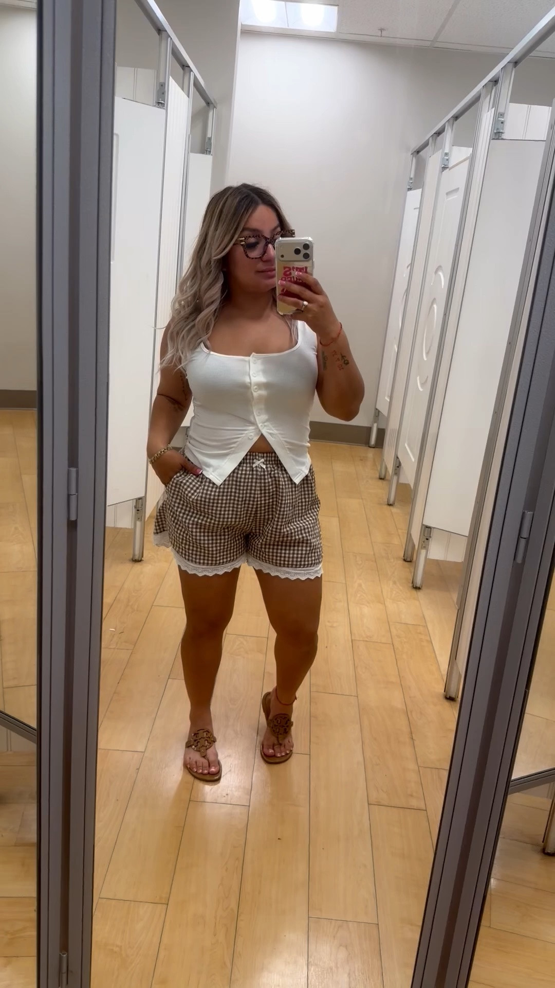 Mom outfit

#LTKmomlife #LTKPetite #LTKootd