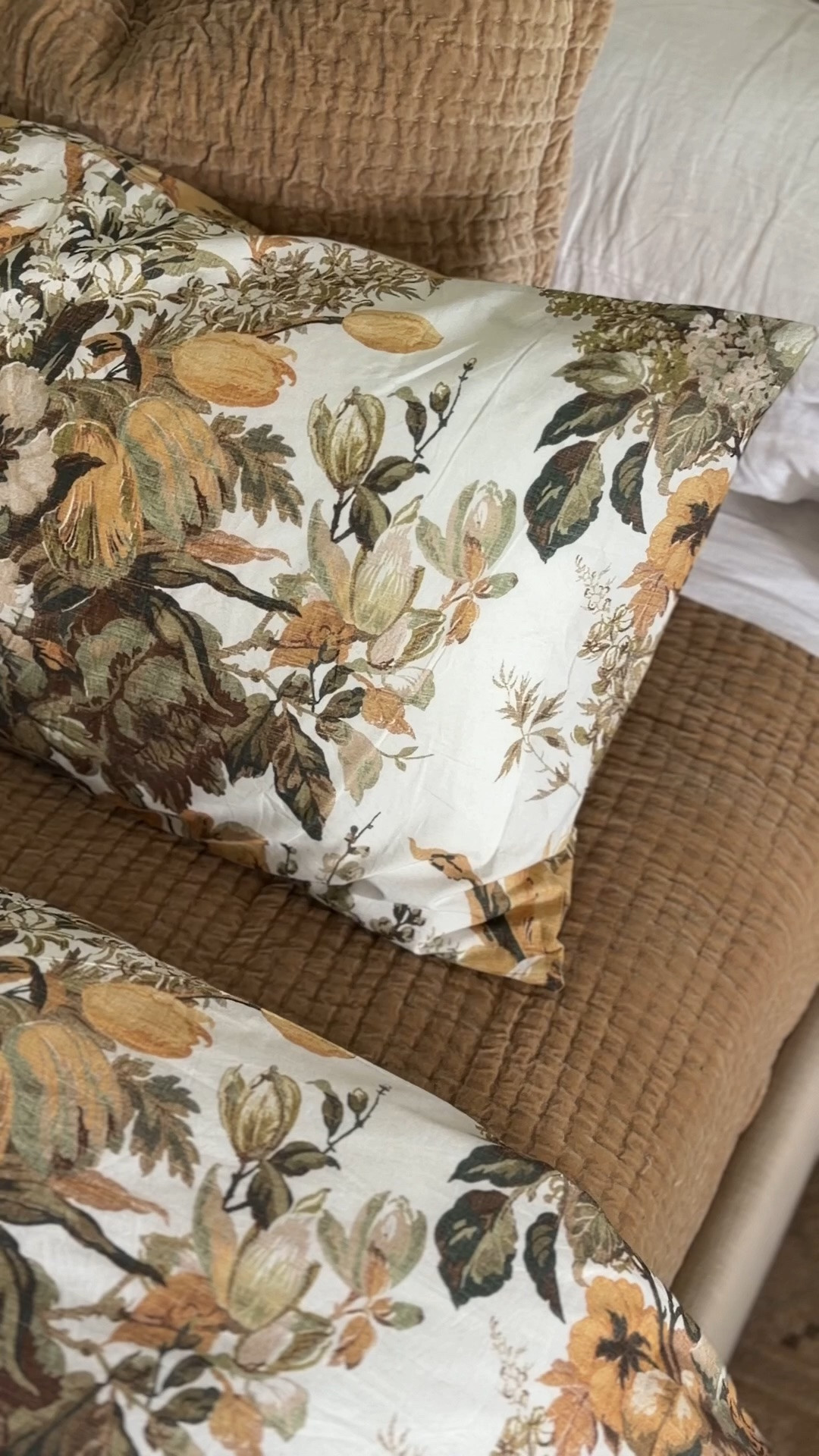 This bedding just feels like fall 🍂🤎

Fall bedding, bedroom, cozy bedding, pottery barn

#LTKSeasonal #LTKHome #LTKU