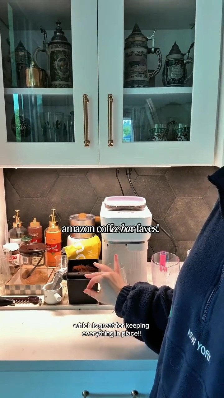 if you’re looking for staple coffee bar finds that don’t break the bank, girl I got you! everything is under $25 I believe :)

comment “coffee bar” and I’ll send you a link to everything or it’s linked in my LTK 🤍🤎 

#coffeebardecor #coffeebar #amazonfinds #coffeeathome #kitchenfinds