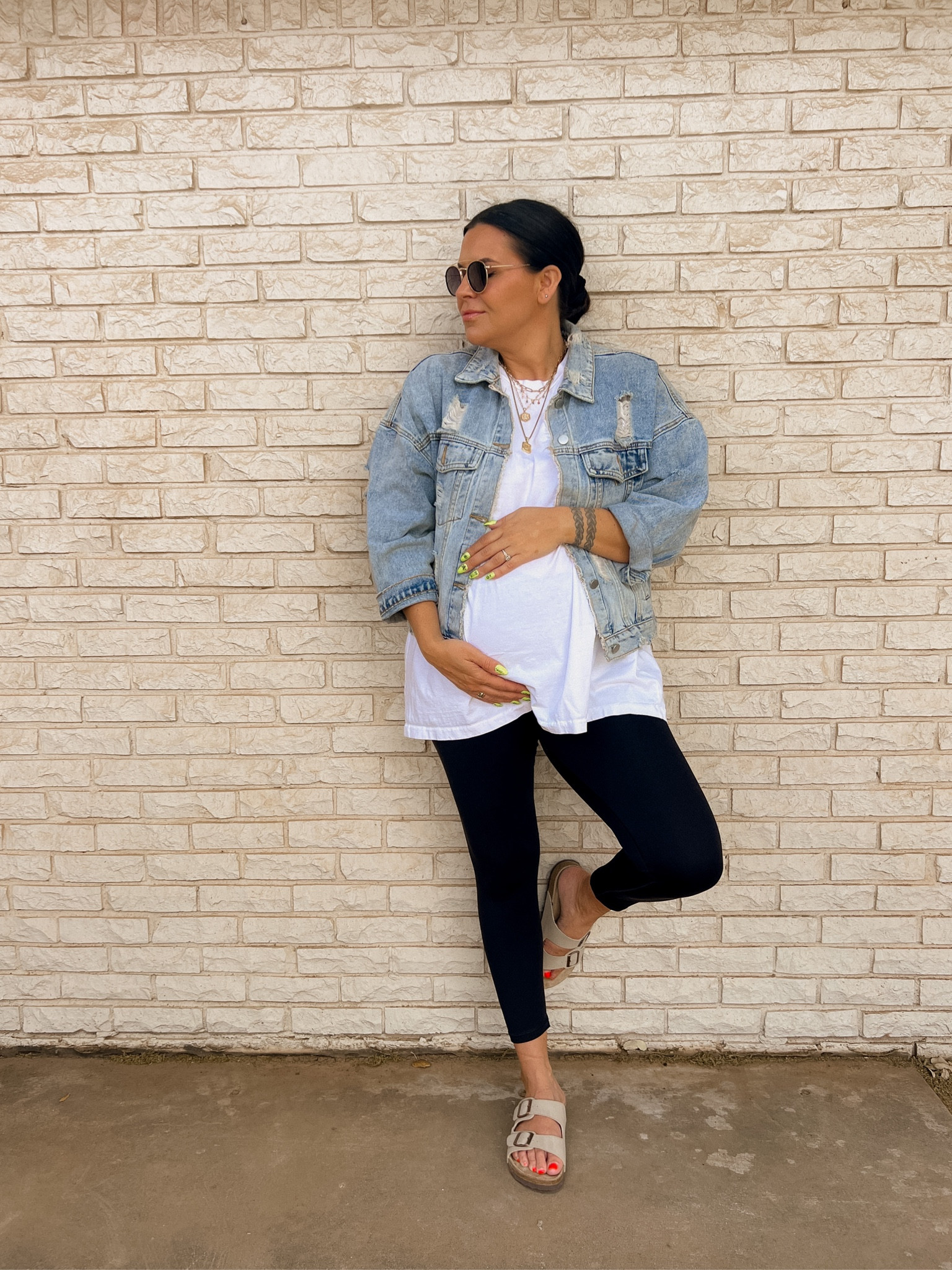 Todays easy causal OOTD
Denim jacket is old, but I linked up several
Oversized men’s white tee: 2XL
favorite leggings: XL
Sandals: TTS

#LTKstyletip #LTKfit #LTKbump