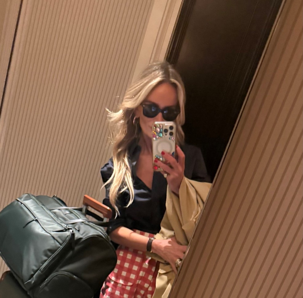 This garment/carry-on hybrid is a game changer when it comes to upping your travel game!!! @quince#quincepartner
#ad