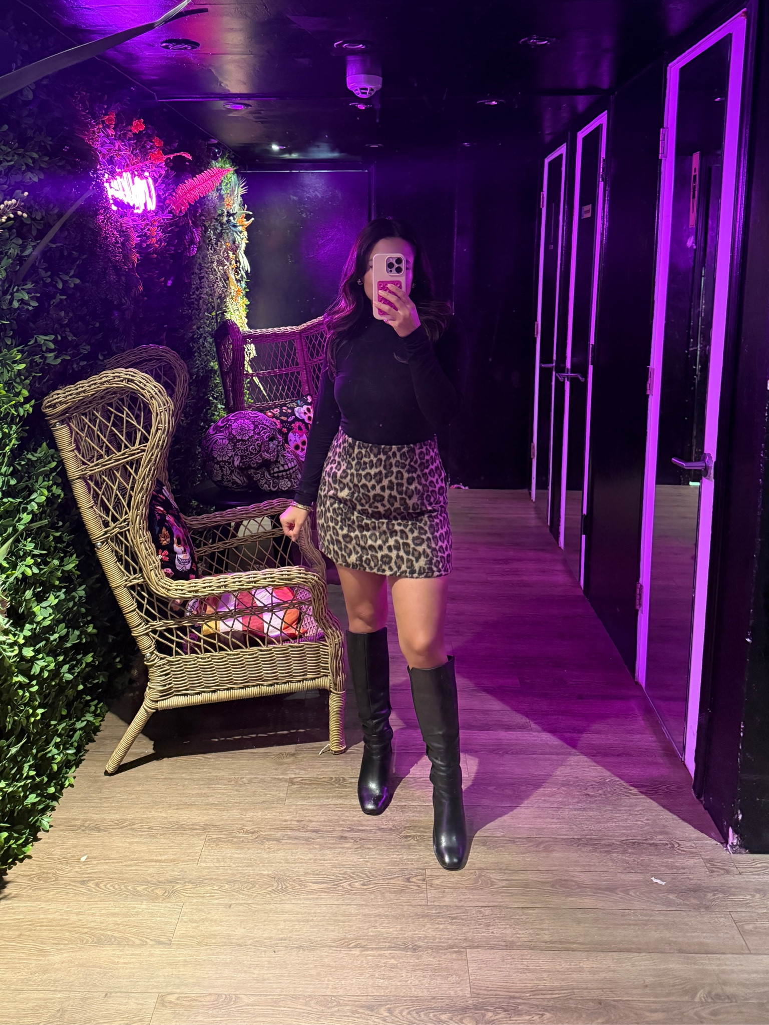 Night out outfit / bodysuit size small - skirt size small 

#LTKcanada #LTKpartywear #LTKstyletip
