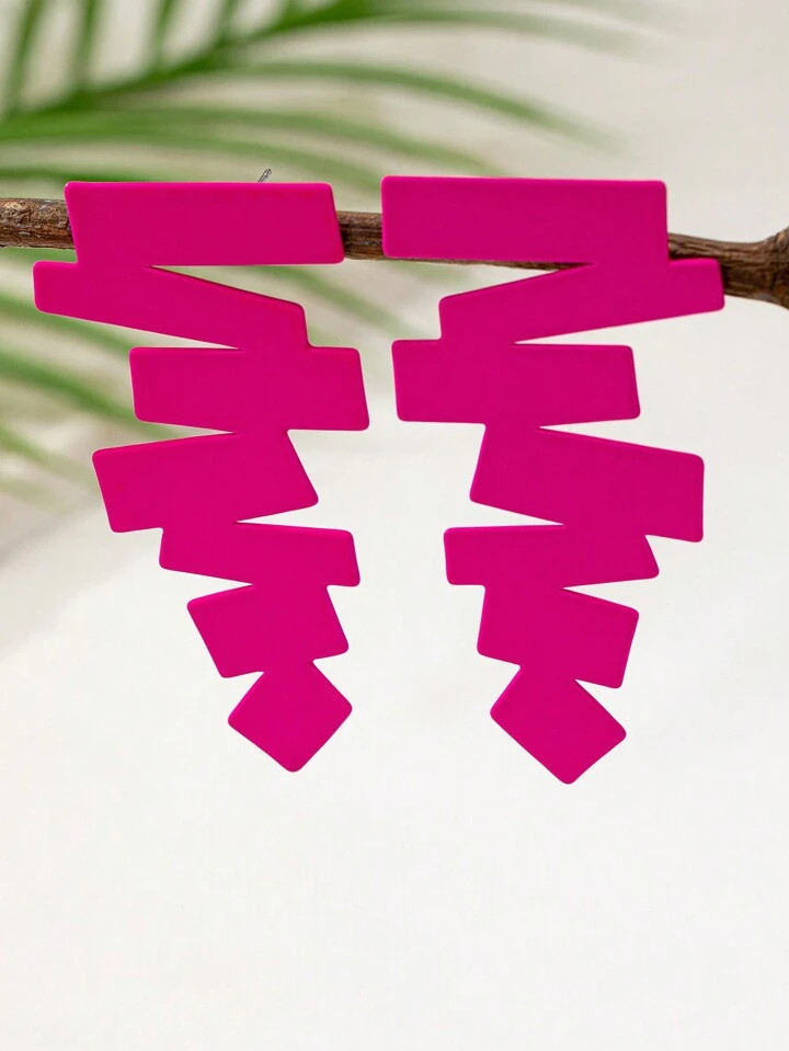 Trends1 Pair Asymmetrical Geometric Design Retro Exaggerated Stud Earrings For Women | SHEIN