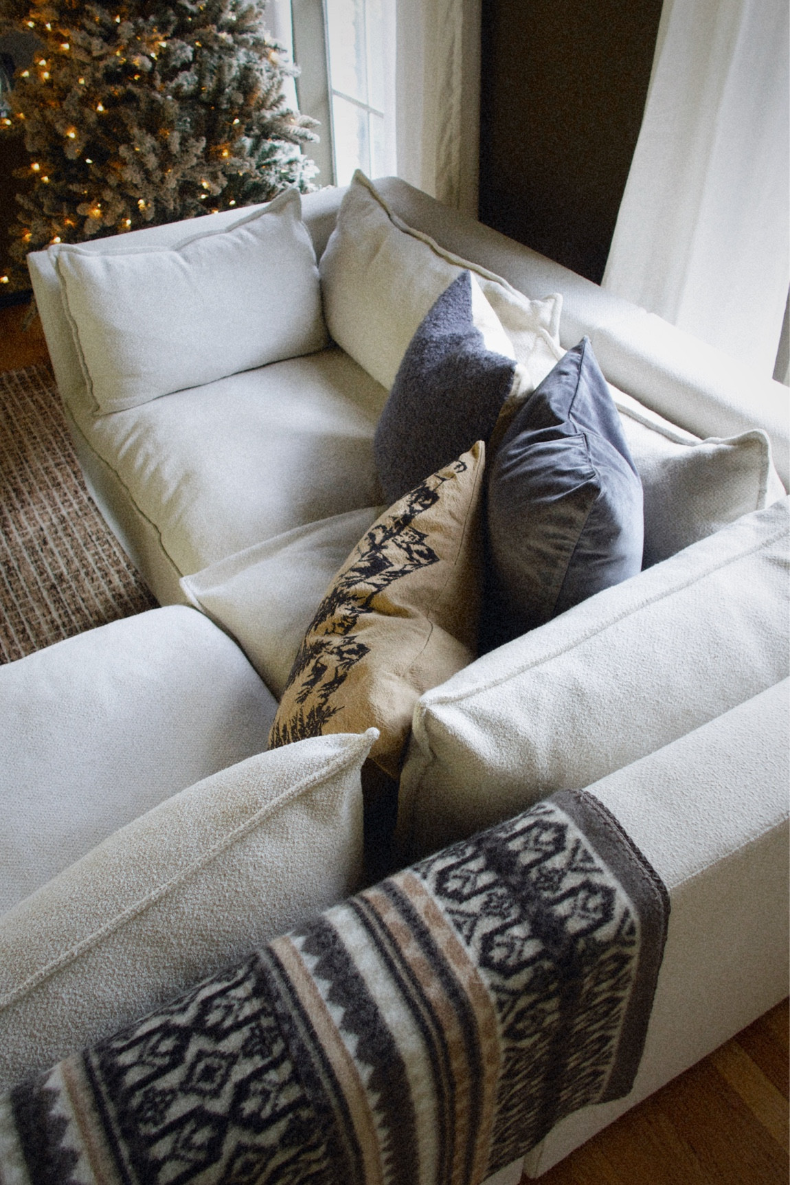 Holiday decor, pottery barn, Christmas decor, holiday home decor 

#LTKSeasonal #LTKHome #LTKGiftGuide