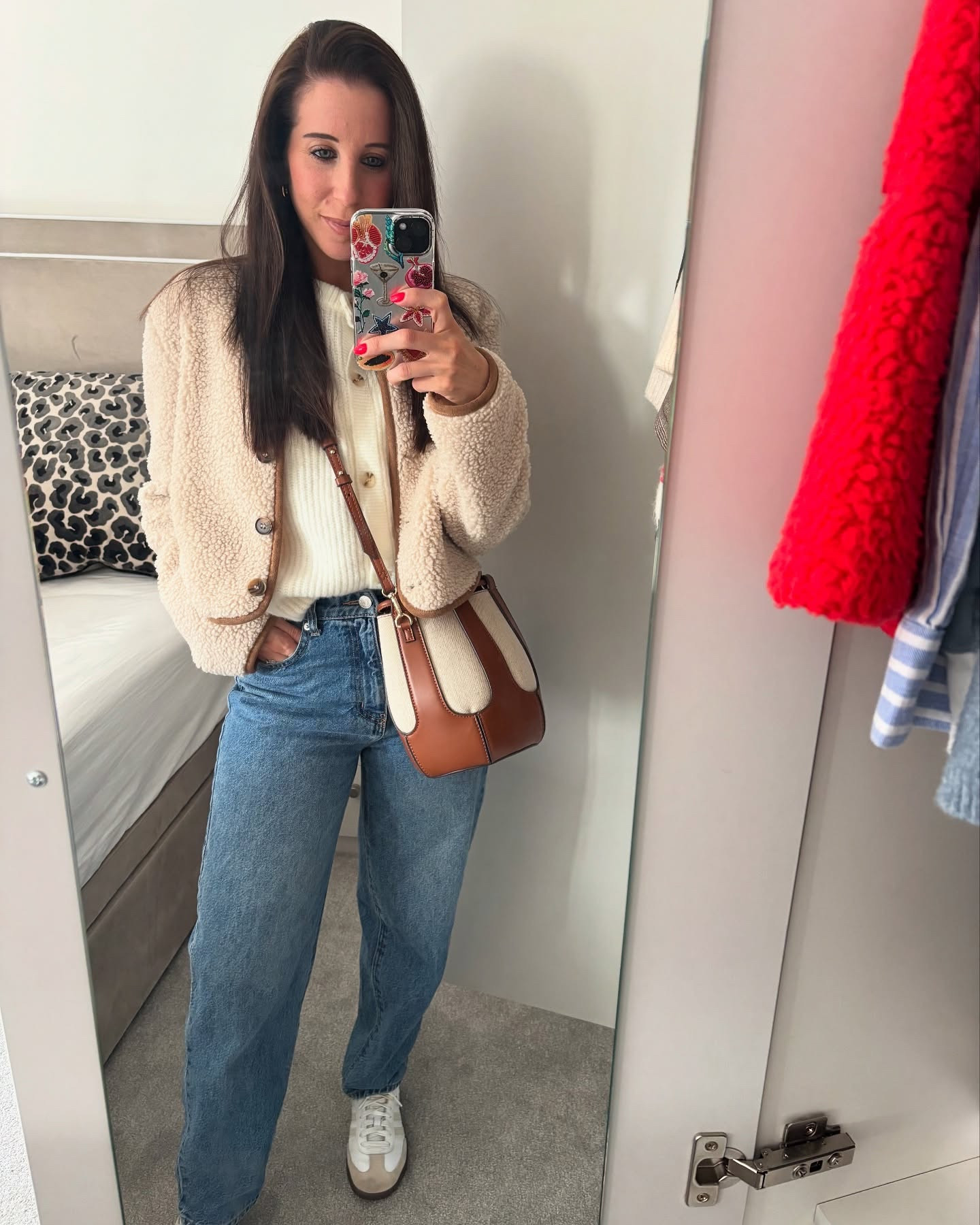 Spring in @bluevanillaofficial 🤍🌸 

Love this sleeveless knit which I was kindly gifted and it’s perfect to pair under a light teddy jacket like this!

#bluevanilla #virtualstylist #springfashion #springtrends #springstyle #sleeveless #teddyjacket #easyoutfitideas