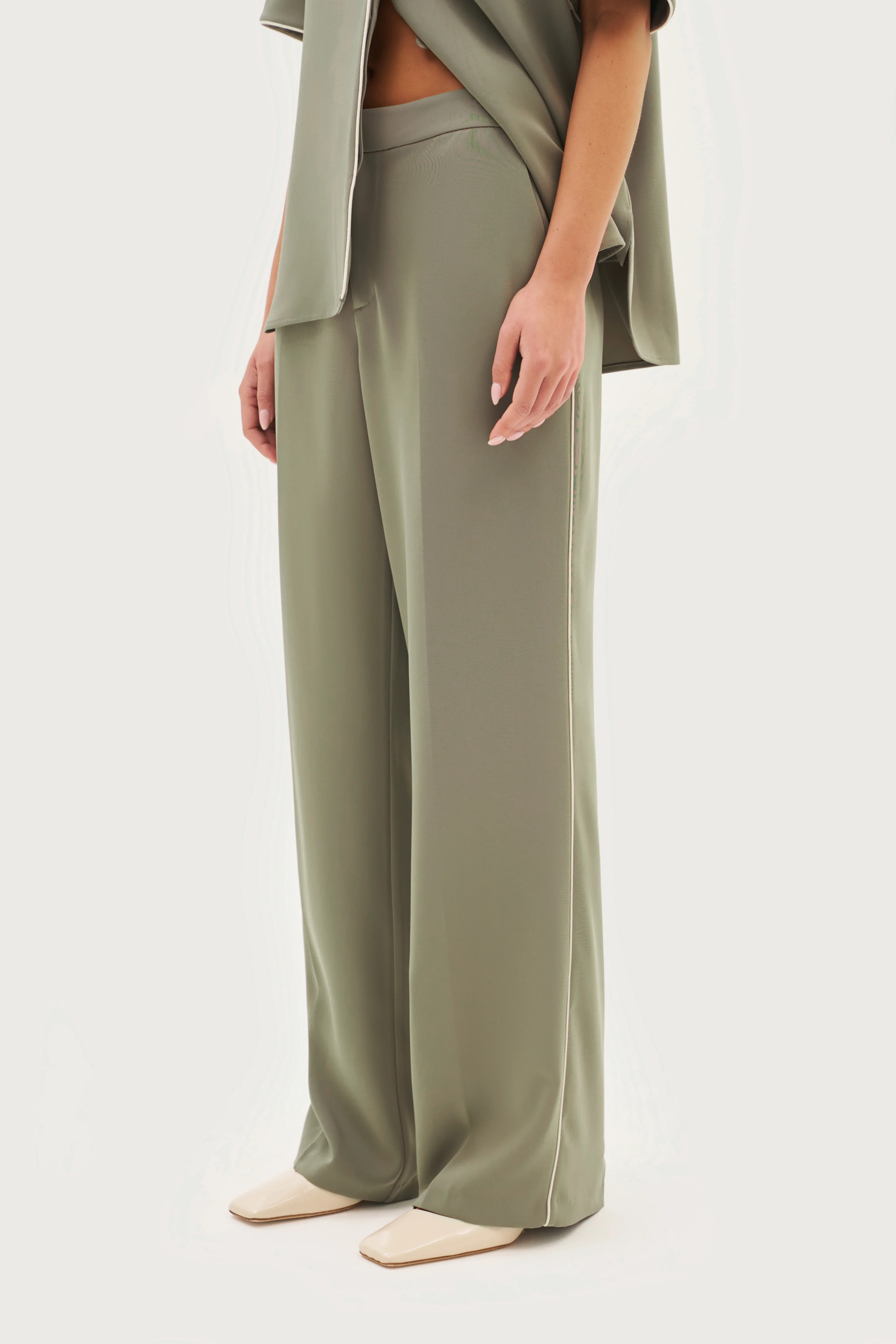 Maebe Piped Tailored Trousers - Khaki Moss | Maebe UK