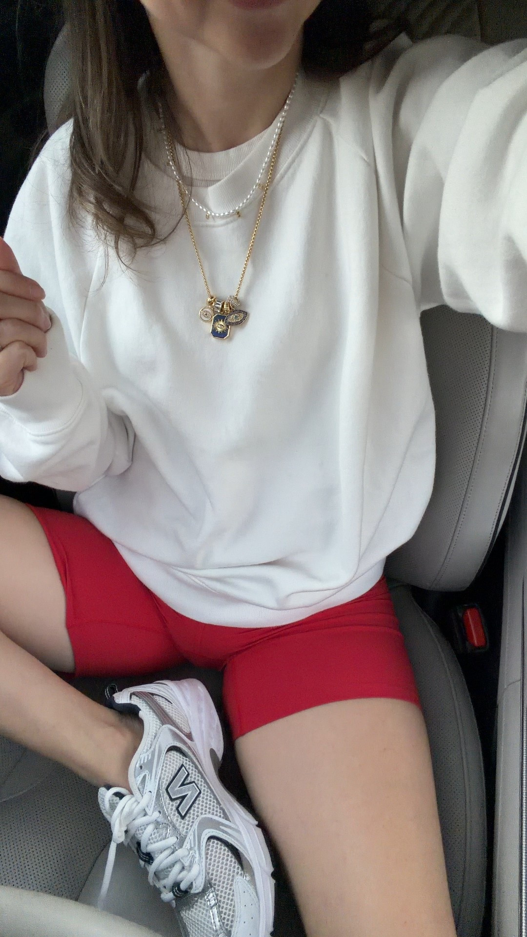 The kind of outfit I reach for when I want to feel comfortable but still a little put together.
Soft oversized sweatshirt, easy bike shorts, and supportive sneakers I can actually wear all day.

Everything here is re-wearable, petite-friendly, and perfect for school runs, errands, or low-energy days when you still want to look like you tried.

Comment SHOP below to receive a DM with the link to this post on my LTK ⬇ https://liketk.it/5Sbko #ltkactive #ltkootd

#LTKmomlife #LTKActive #LTKgrwm