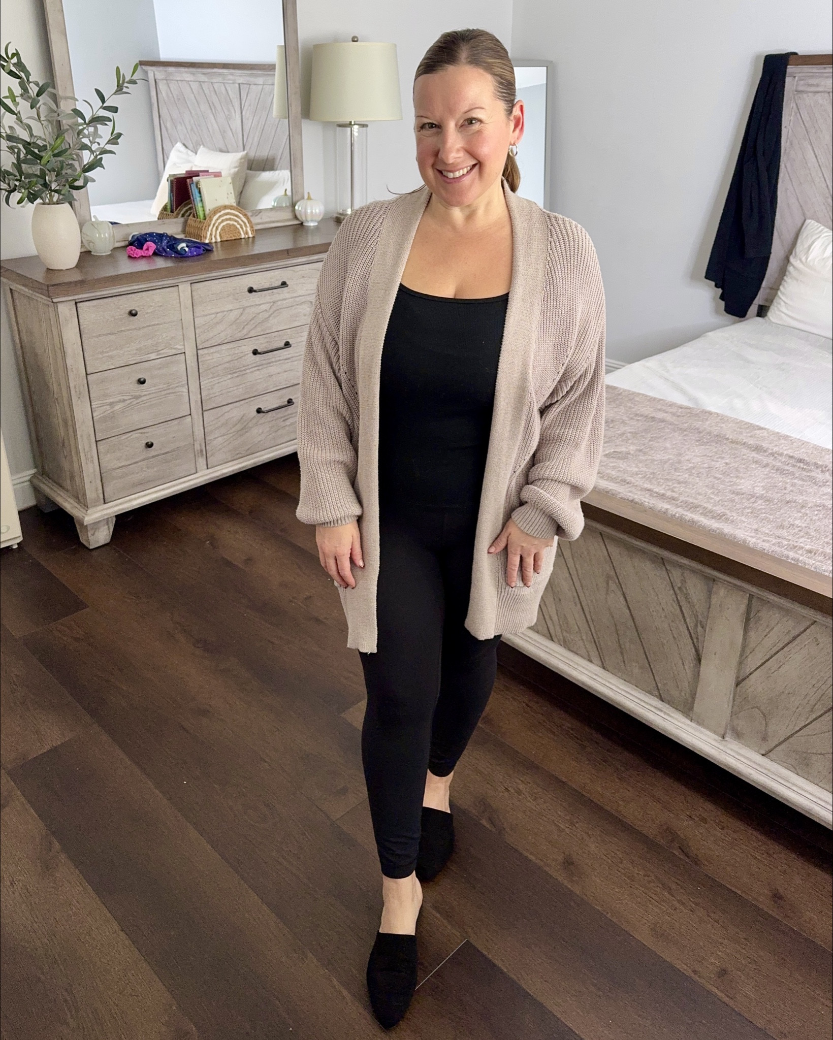 Five easy, petite & curvy friendly ways to make your leggings look cute, put-together, and intentional this season 🫣
From cozy cardigans to shackets, sweaters, blazers, and a sporty errand look…these are outfits I actually wear on busy mom days and they all start with the same black leggings 🖤

#LTKmomlife #LTKPetite #LTKStyleTip