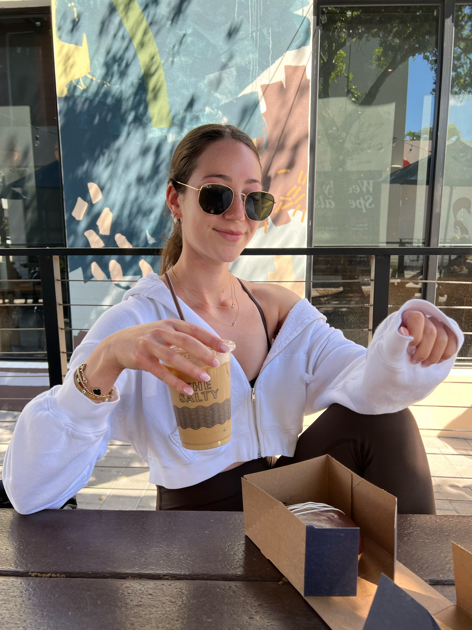 Casual outfit ☕️🤎

Alo yoga, Ray bans, athleisure, spring, white sweatshirt, brown set, sports bra, leggings


#LTKFind #LTKSeasonal #LTKfit