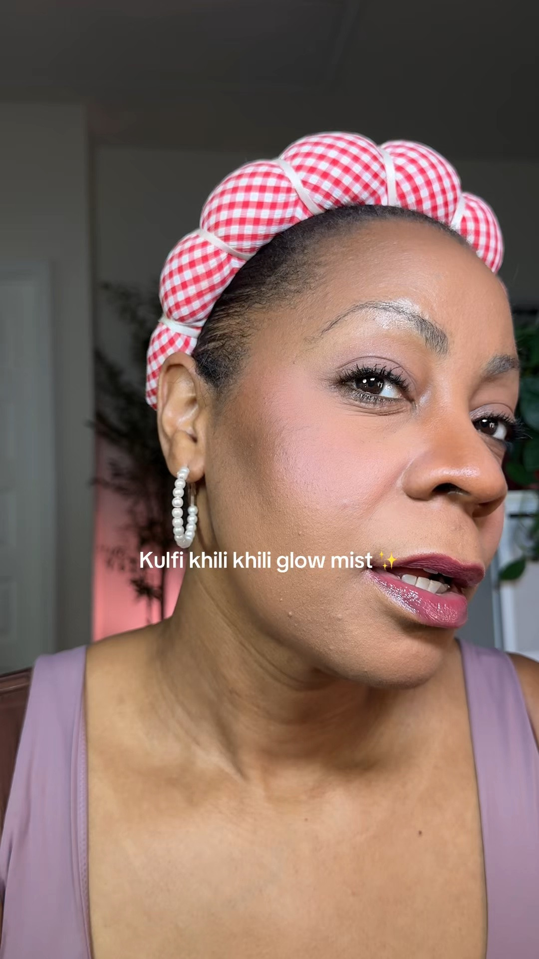 It’s a glow mist and powder melt type spray not a setting spray

#LTKBeauty