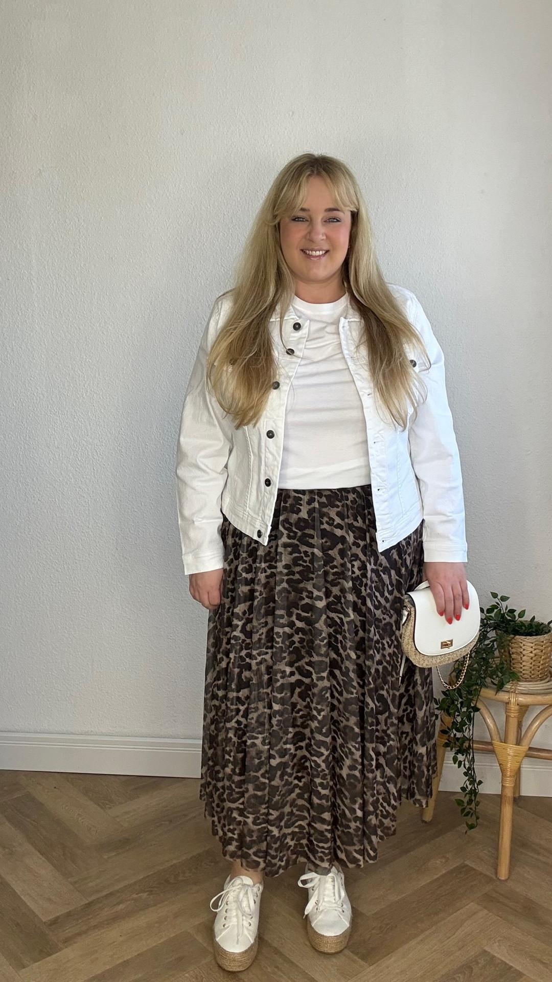 1 Rock - 4 Jahreszeiten 🌸💗

15% sparen bei Bon Prix mit dem Code: sa15bp
(Gültigkeit: 14.04. -einschl. 16.04.2026; 15% auf Alles; einmalig einlösbar pro Kundin; gilt in DE App & Webshop)

#rock #leo #plussizefashion

#LTKspring #LTKplussize #LTKdeutschland