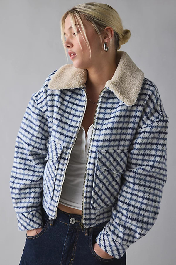 Levi's ‘90s Shrunken Plaid Trucker Jacket in Assorted, Women's at Urban Outfitters | Urban Outfitters (US and RoW)