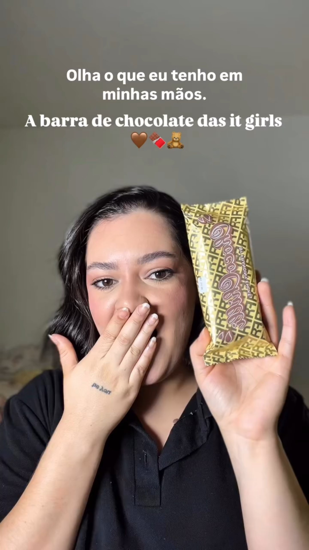 A barra de chocolate que toda it girls quer 🤎🍫🍪

🤎 primeira vez testando um gloss da @franbyfr e já estou apaixonada. Esse é daqueles gloss que não tiramos da bolsa. 

Agora me conta qual será o próximo gloss da @franbyfr que eu PRECISO TESTAR 💅

#makes #maquiagem #maquiagembrasil #automake #maquiagemx #maquiagemlovers #automaquiagem #gloss #glossygloss #franbyfr #chocotillie🍫💜 #chocolate #testandomake #testandoprodutos #review #reviews