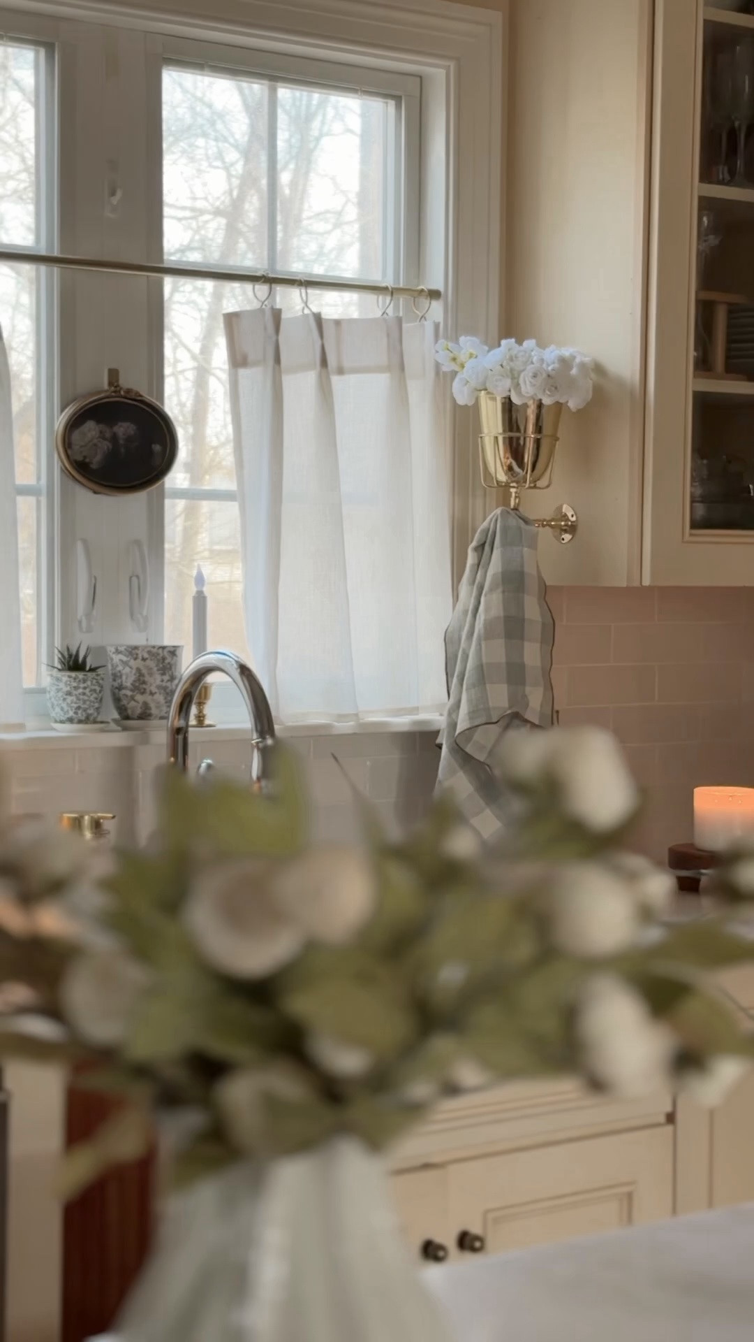 My wall vase is back in stock in the brass color. It’s one of your favorites. Grab it before it sells out again! Would look great in a bathroom too!

#LTKSaleAlert #LTKHome