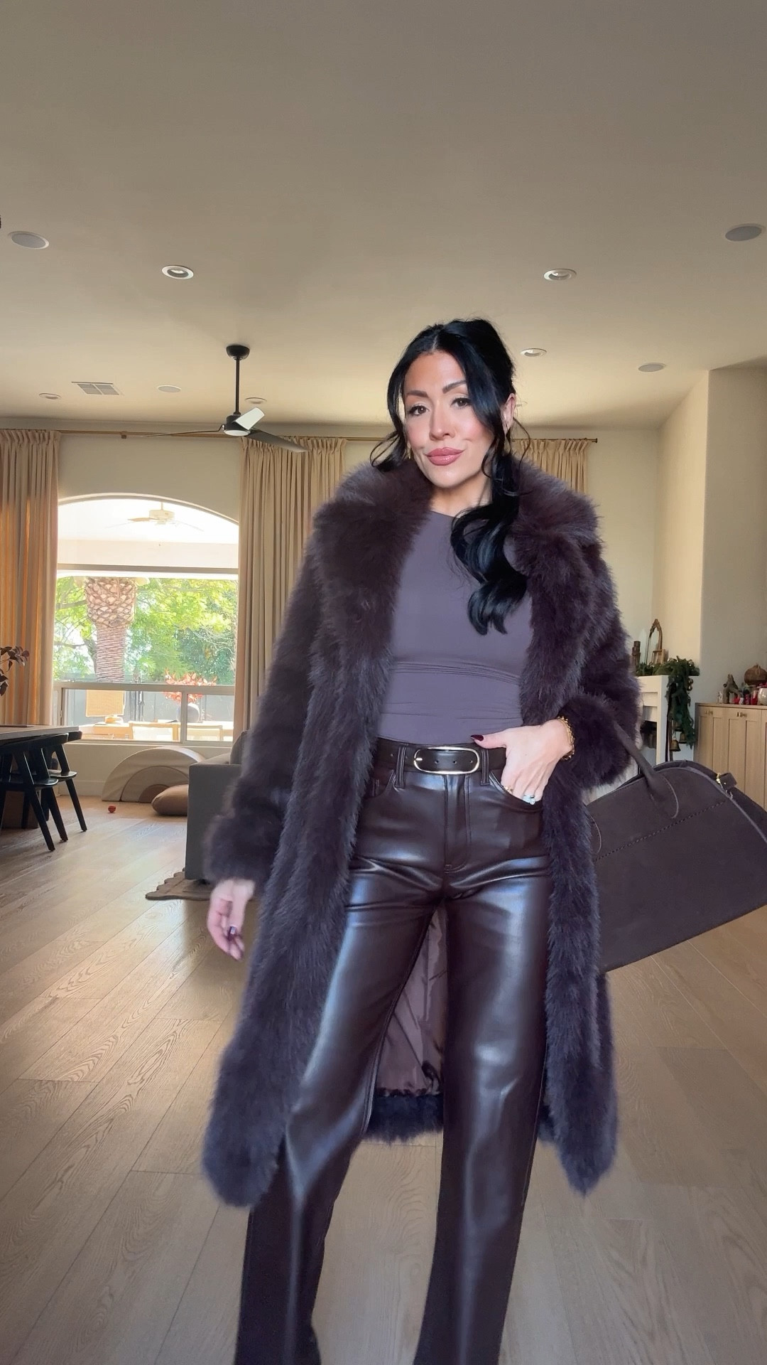 THE faux leather pants you’ll be wearing non-stop ☕️🐻🤎 drop the word SHOP to snag them now ON MAJOR SALE // use code AFBONNIE for stacked savings 



#LTKHoliday #LTKSaleAlert #LTKootd