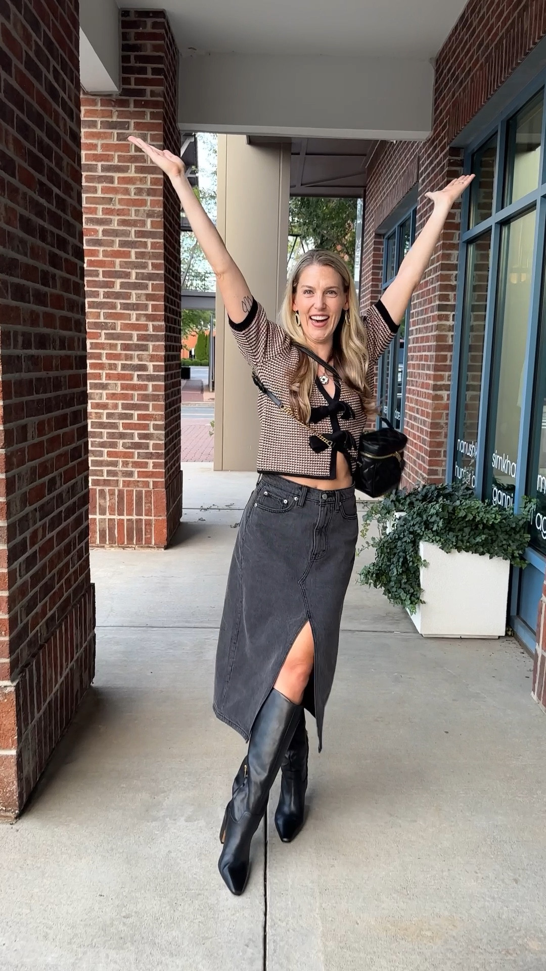 Quarter zip sweater - went with my usual size XS

Sweater dress - went with my usual size XS

Bow cardigan - went with my usual size XS

#ad #525america