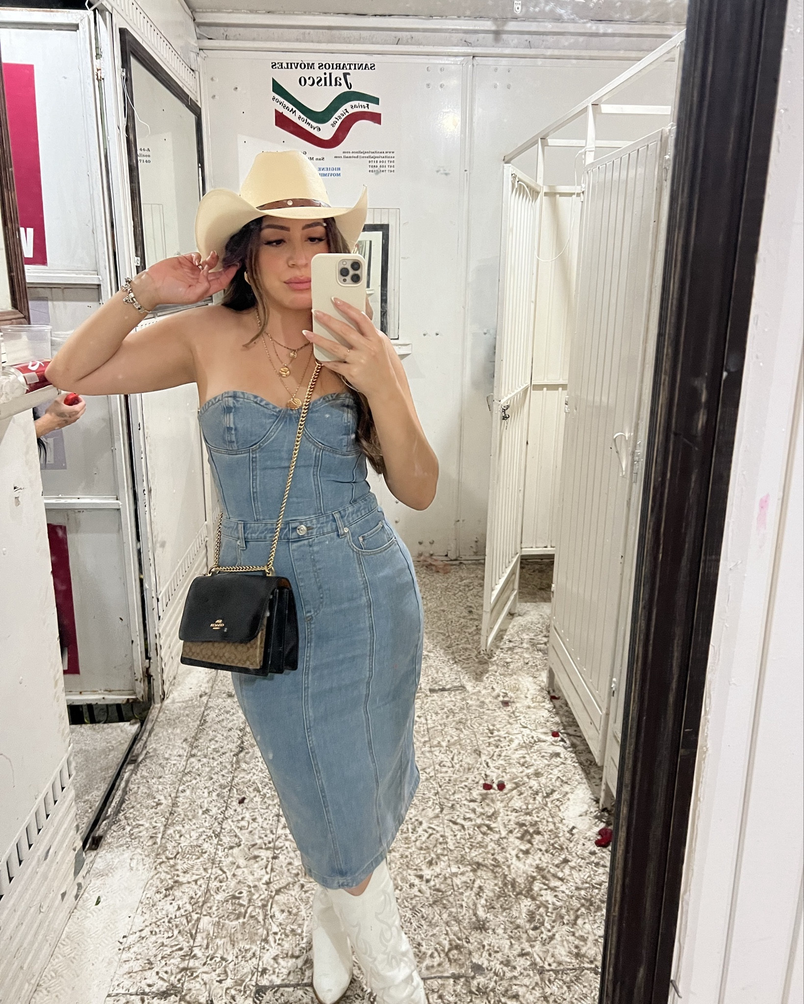 Jean outfit for the Jalisco Fiestas Patrias 🇲🇽

#LTKxPrimeDay #LTKVideo #LTKFindsUnder50