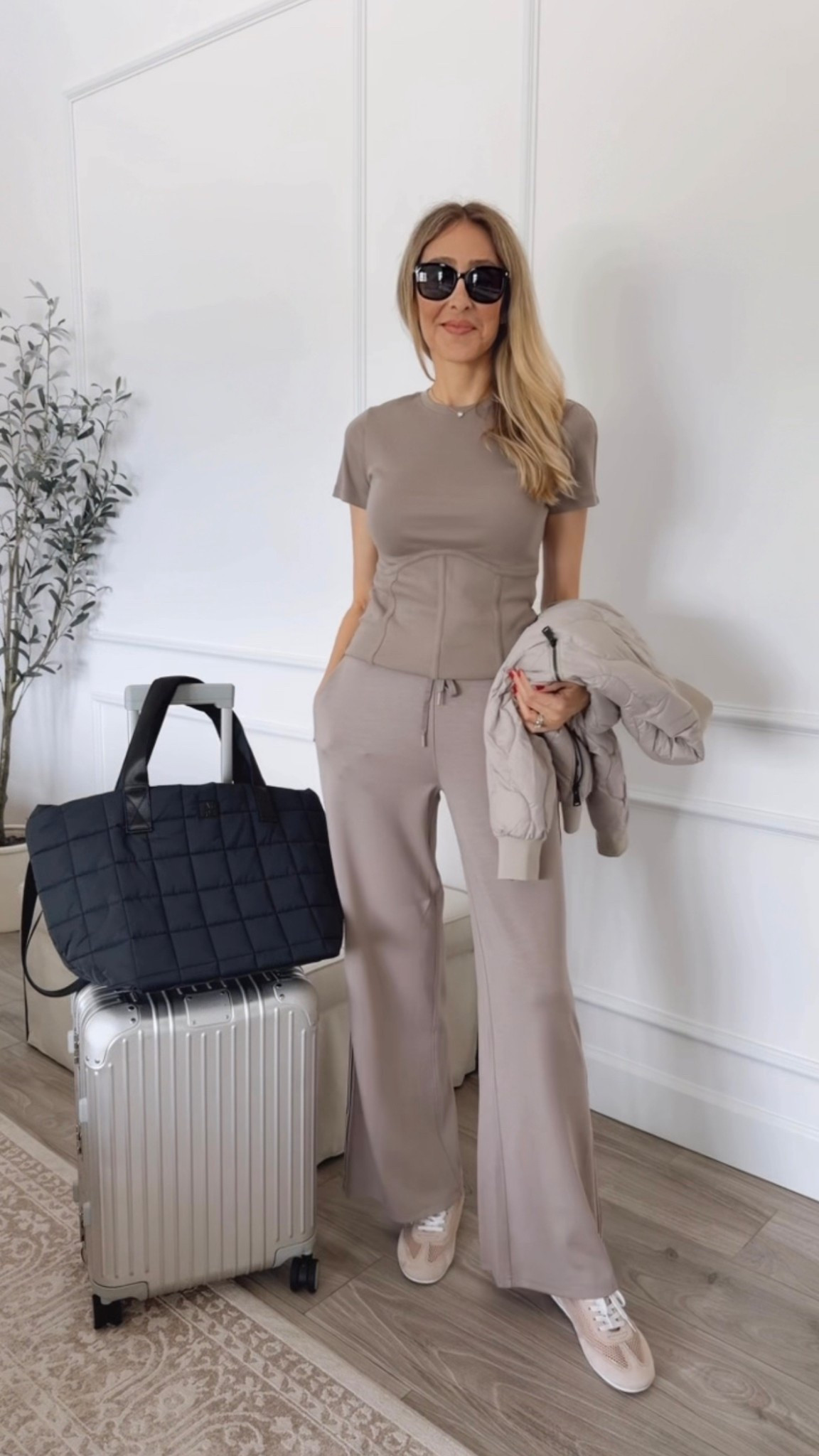 Airport outfit and travel outfit that I’m obsessed! Beautiful and elegant 
Fits true to size and I’m wearing size small 

#LTKTravel #LTKU #LTKootd