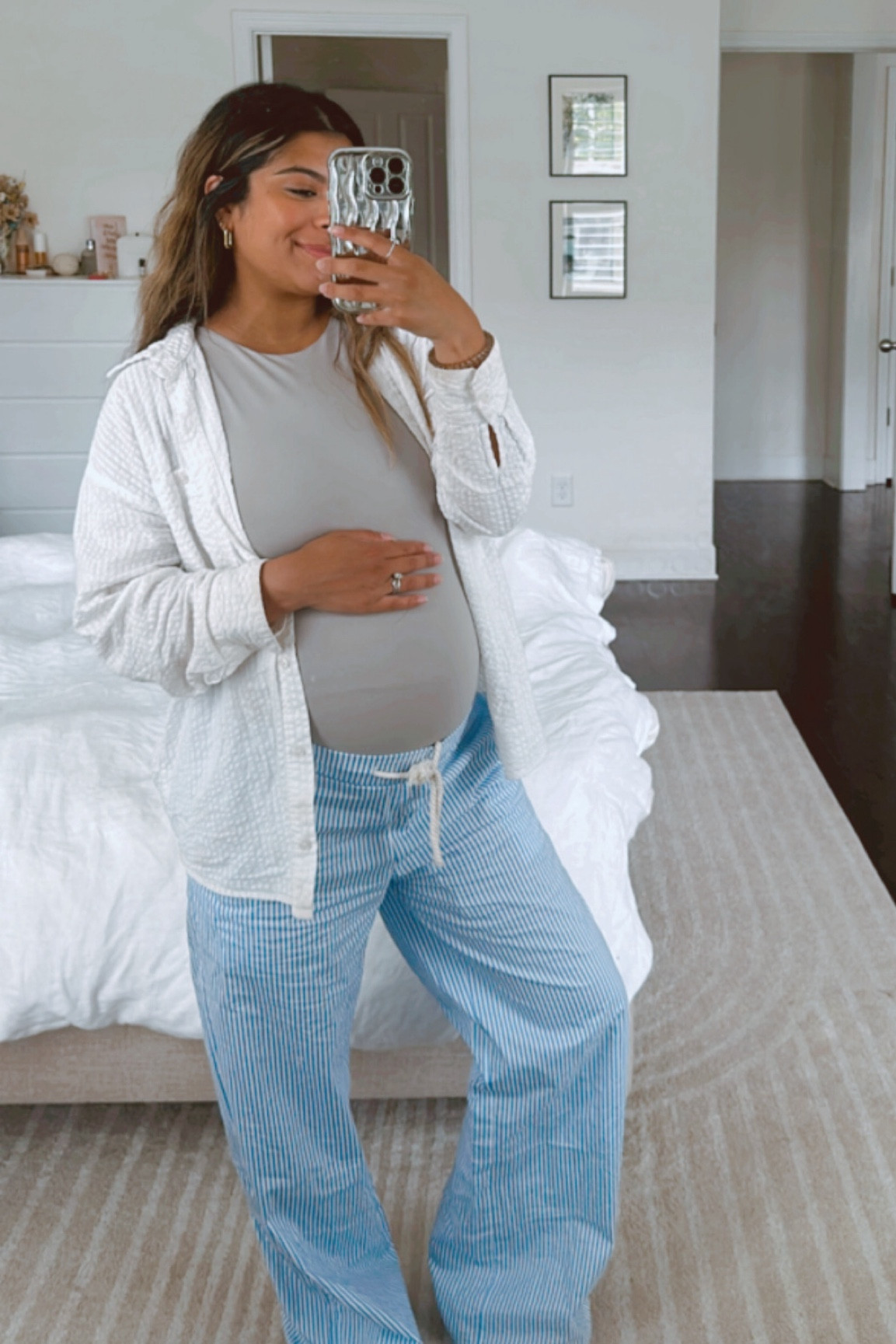 love this fit! the striped pants are also perfect for the bump with adjustable drawstring! the ones linked are similar/basically identical to the ones i’m wearing! 

#LTKBump #LTKStyleTip #LTKBaby