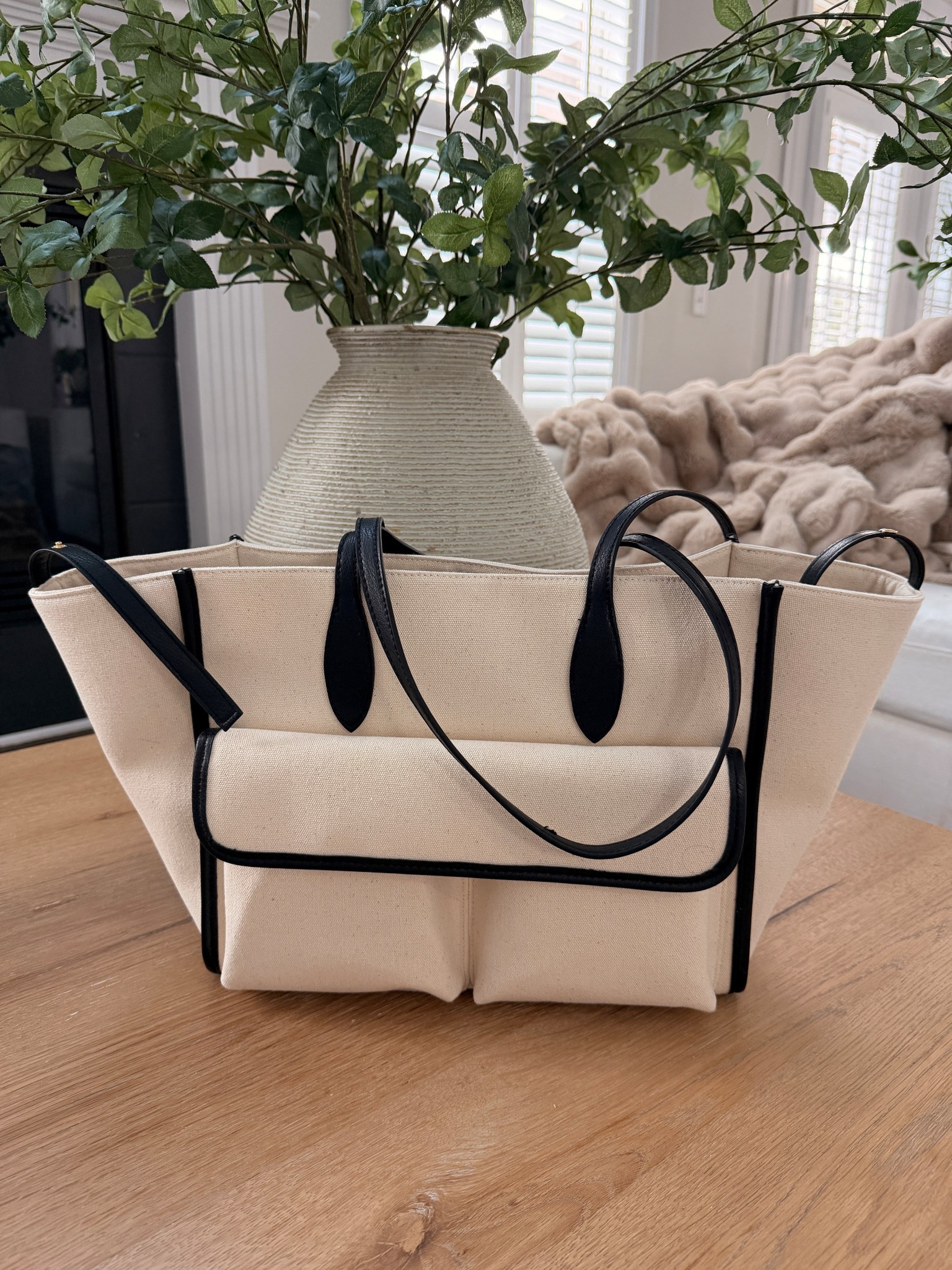 Target new arrivals! This bag looks just like a more exlensive option but for way less!!! Chic but casual. 

#LTKWorkwear #LTKdayinmylife #LTKmomlife