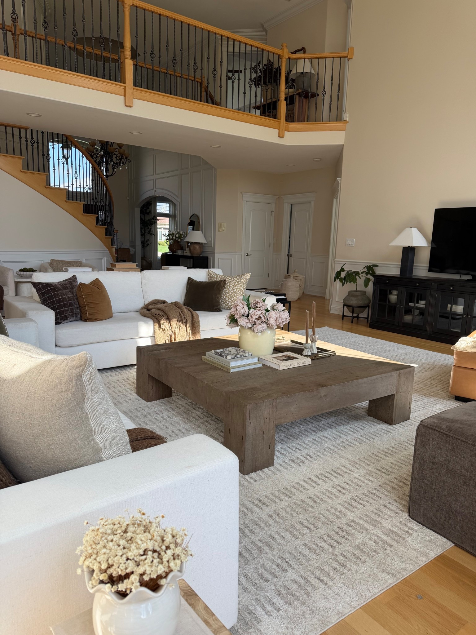 If you’re decorating a neutral living room — start here 🤍

Linked here on LTK.

#LTKHome