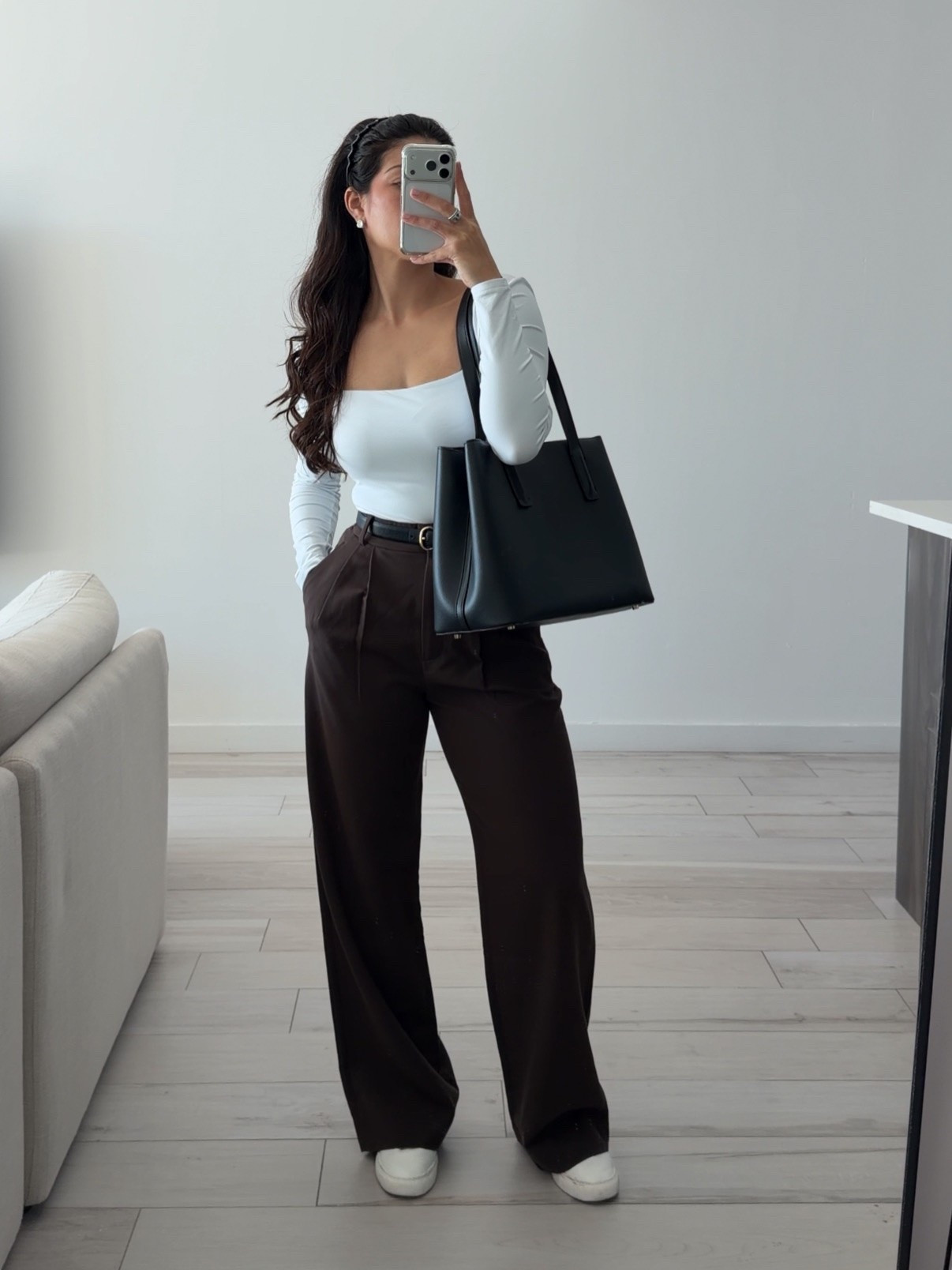 workwear ootd —

top @Aritzia 
pants @abercrombie 
bag @Freja New York

#LTKgrwm #LTKWorkwear #LTKmomlife