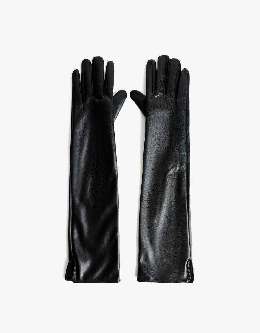 Lange Handschuhe aus Kunstleder - Handschuhe - Damen | Bershka DE