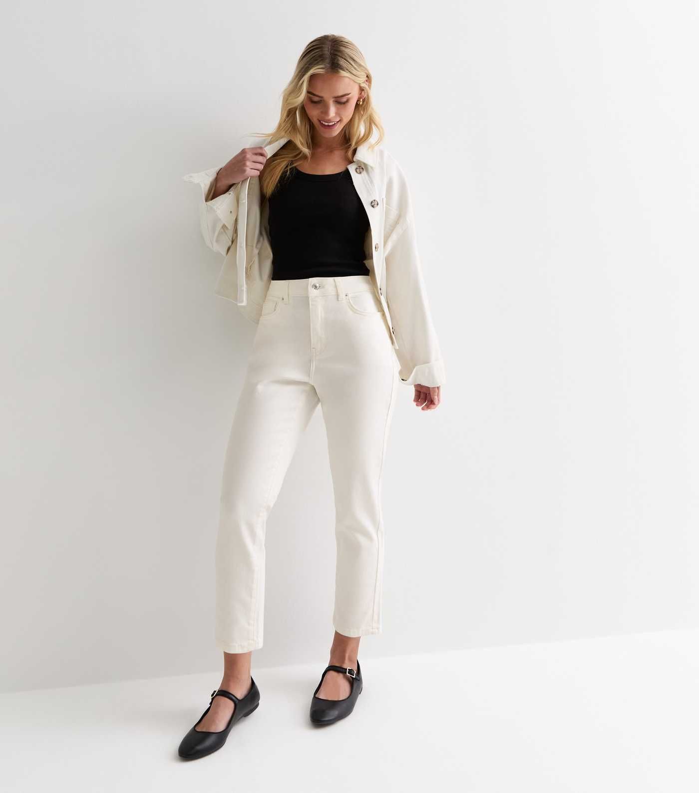 Petite Off White Ankle Grazing Hannah Straight Leg Jeans | New Look | New Look (UK)